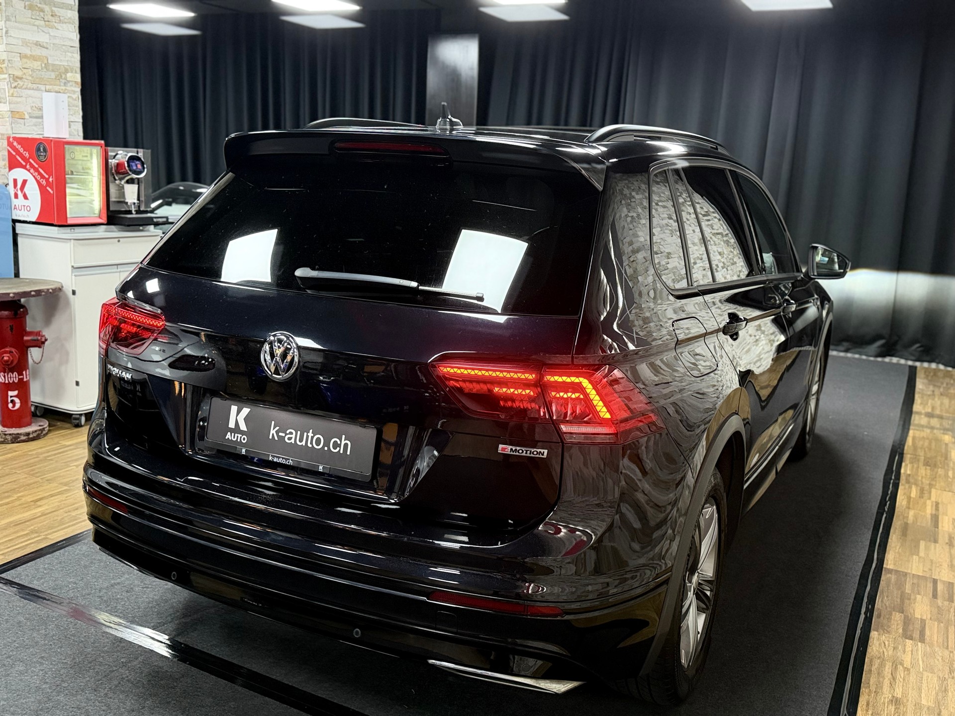 VW Tiguan 2.0TSI R-Line 4Motion DSG-image-3