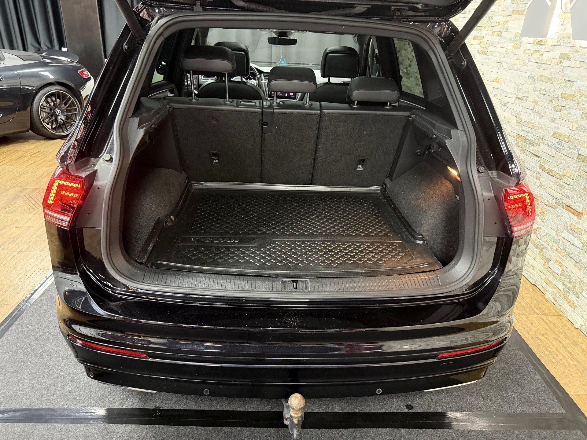 VW Tiguan 2.0TSI R-Line 4Motion DSG-image-29