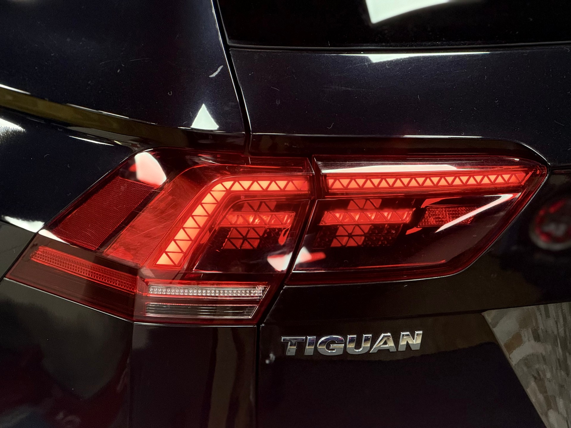 VW Tiguan 2.0TSI R-Line 4Motion DSG-image-7