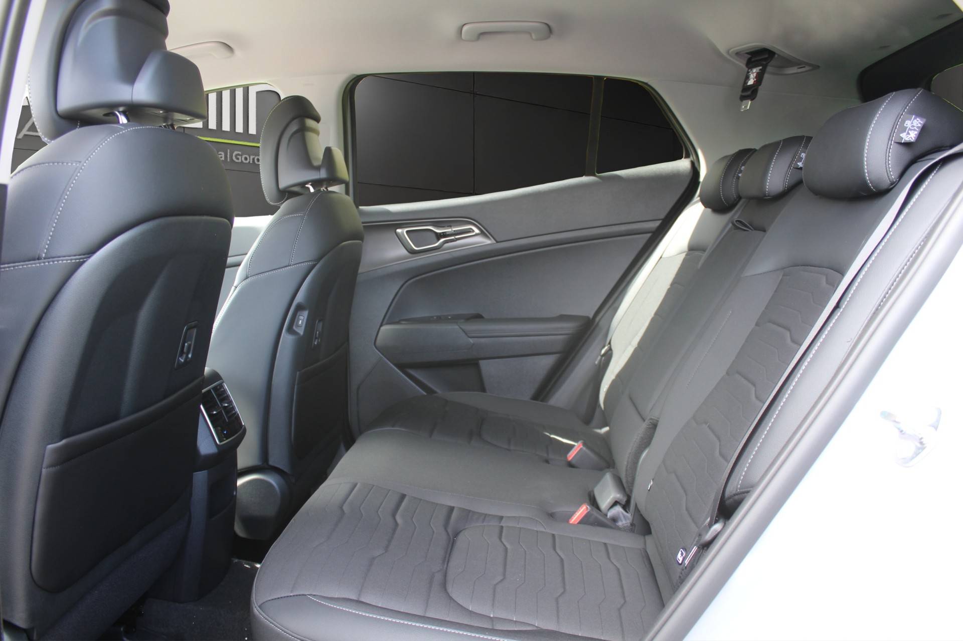 KIA Sportage 1.6 T-GDi Hybrid Power Edition-image-8