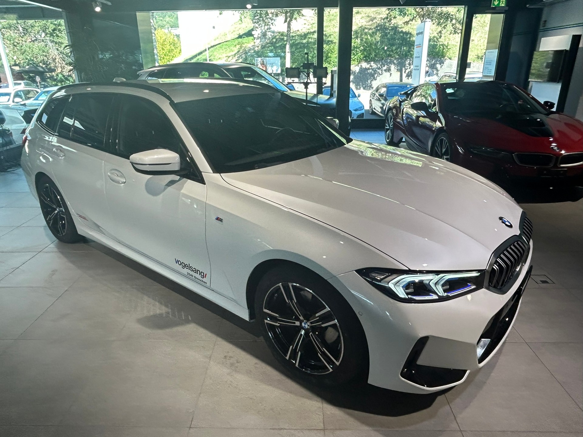 BMW 320d xDrive 48V Touring Steptronic M Sport-image-6