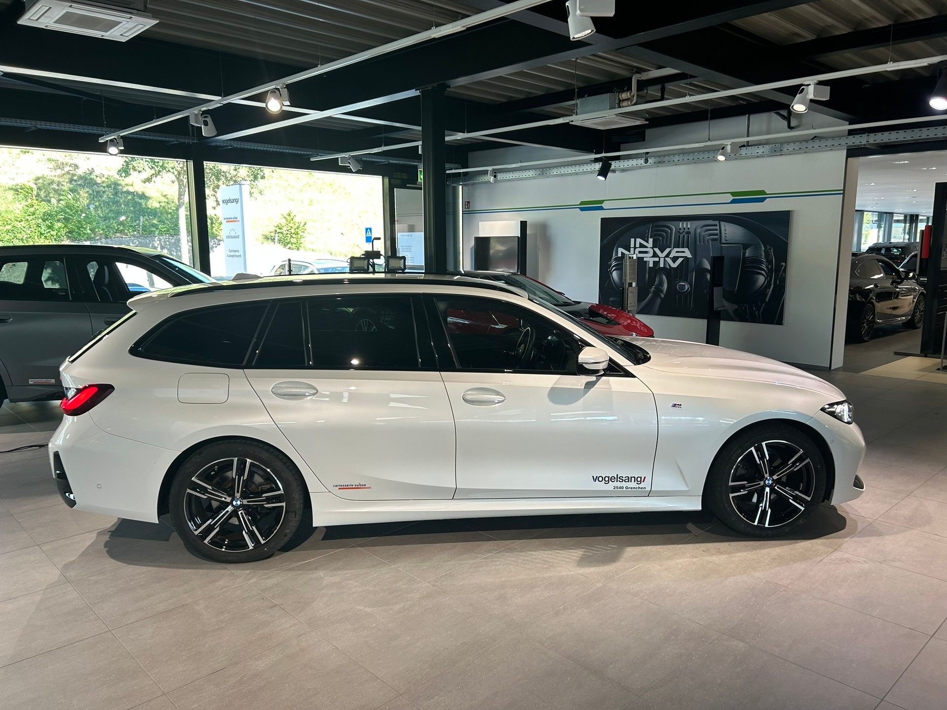 BMW 320d xDrive 48V Touring Steptronic M Sport-image-5