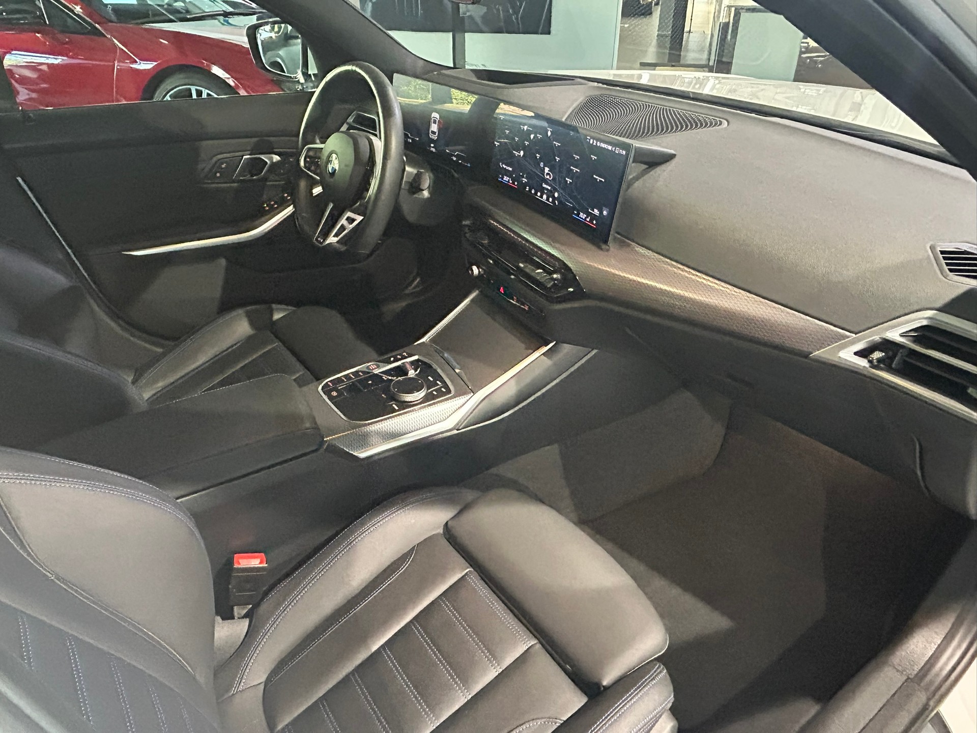 BMW 320d xDrive 48V Touring Steptronic M Sport-image-24