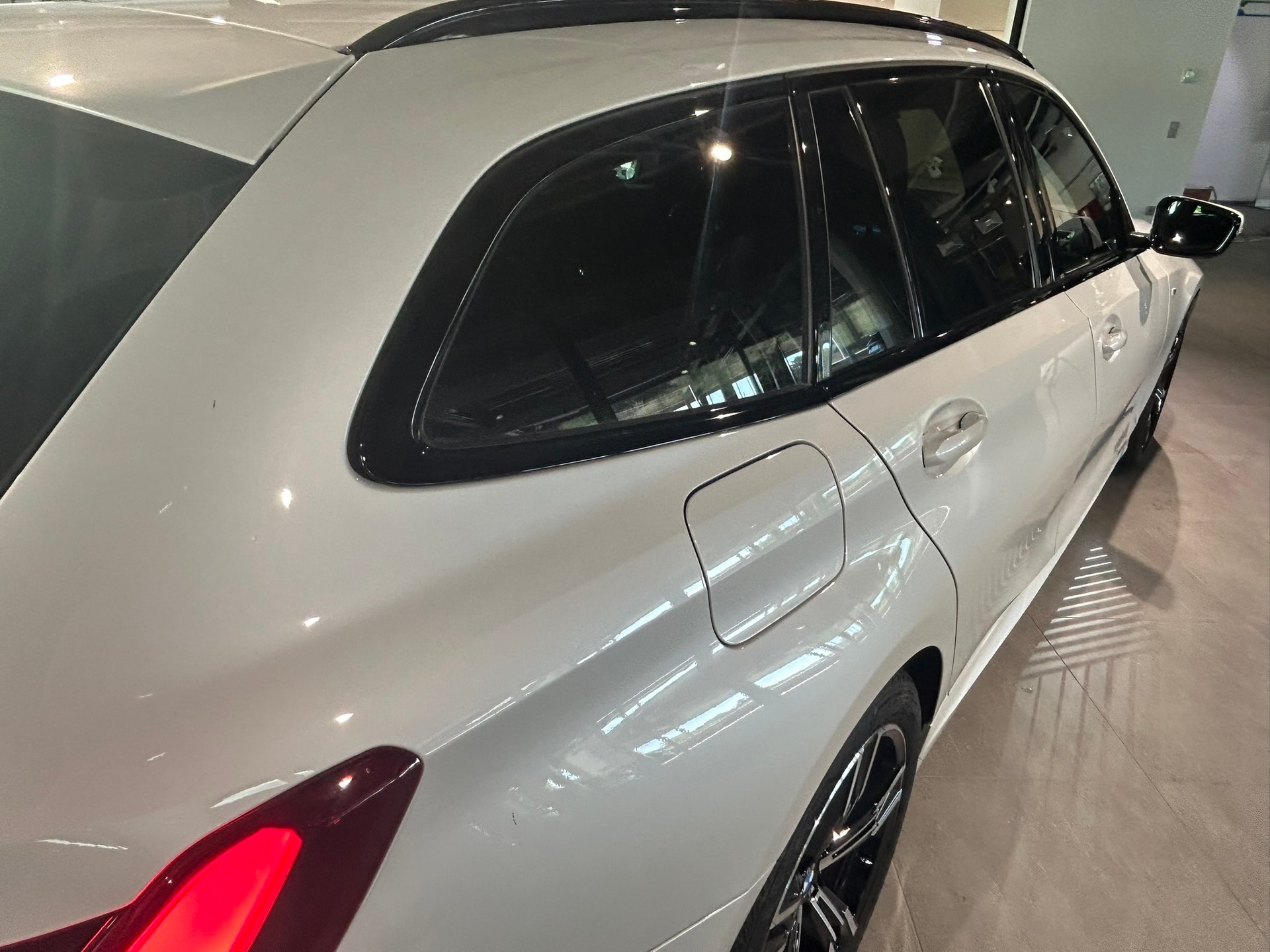 BMW 320d xDrive 48V Touring Steptronic M Sport-image-22