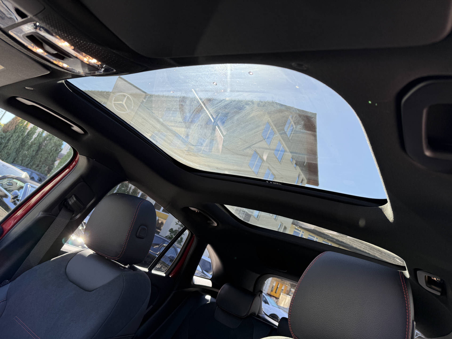 MERCEDES-BENZ GLA 250-image-13