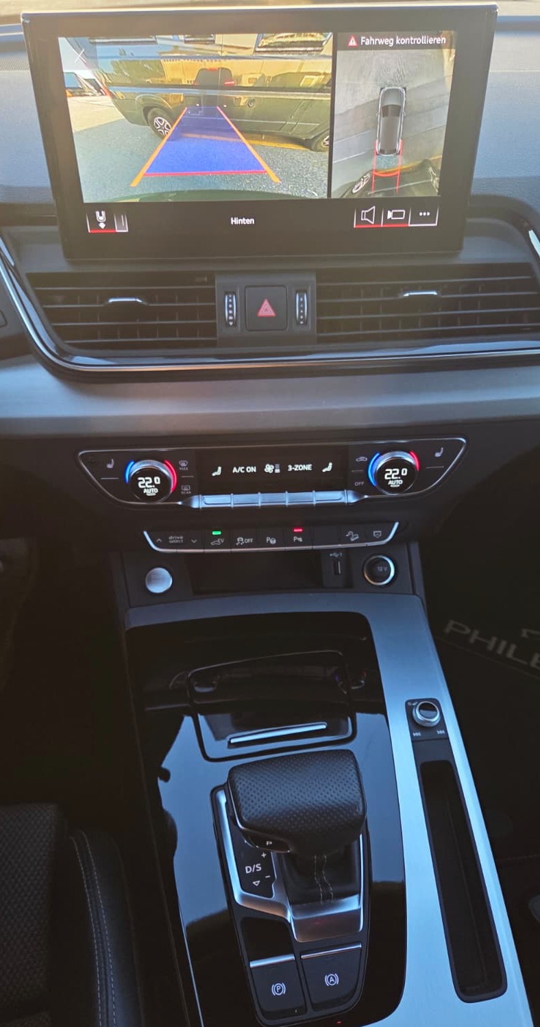 AUDI Q5 55 TFSI e PHEV S line quattro S-tronic-image-15