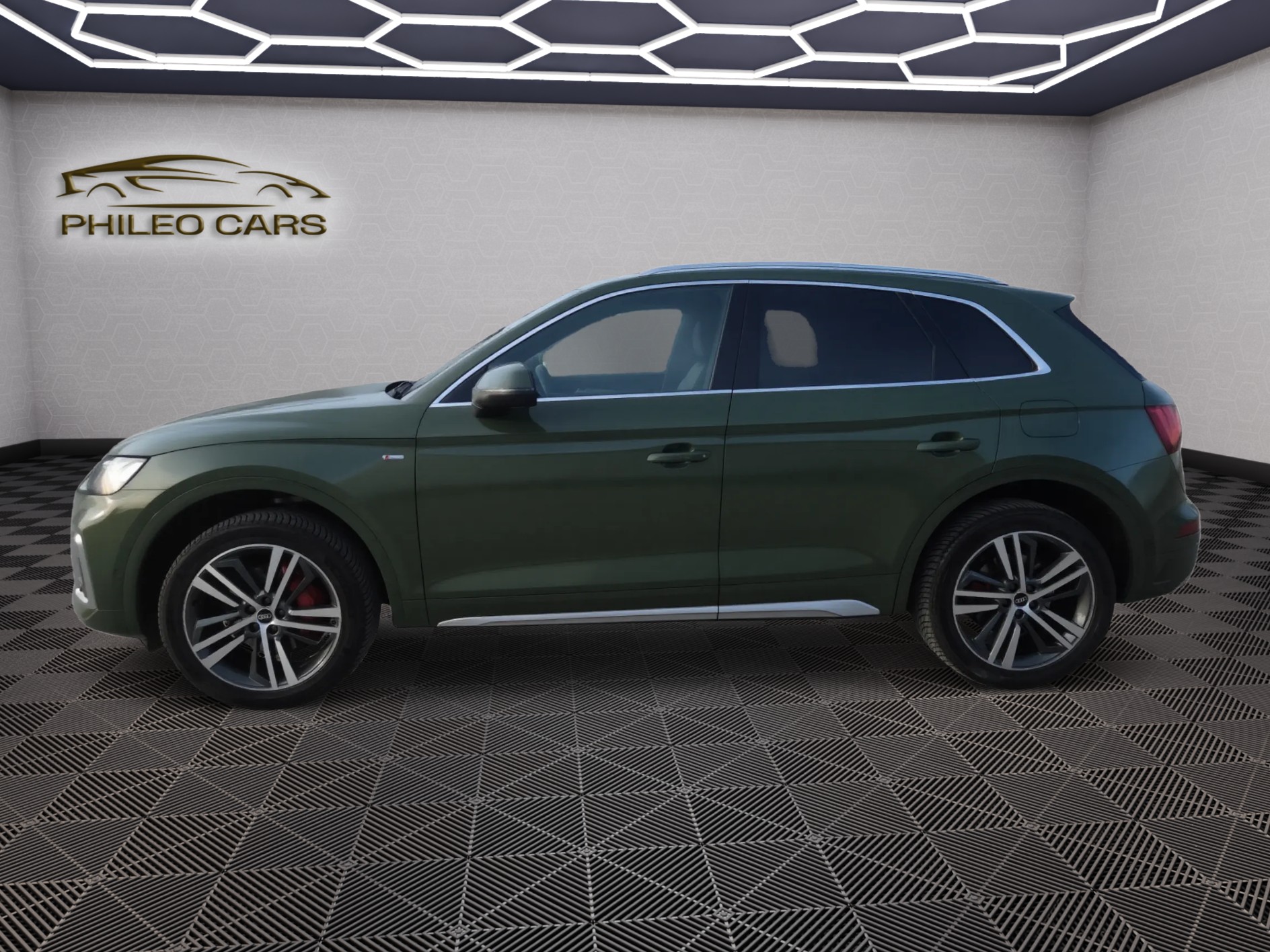 AUDI Q5 55 TFSI e PHEV S line quattro S-tronic-image-4