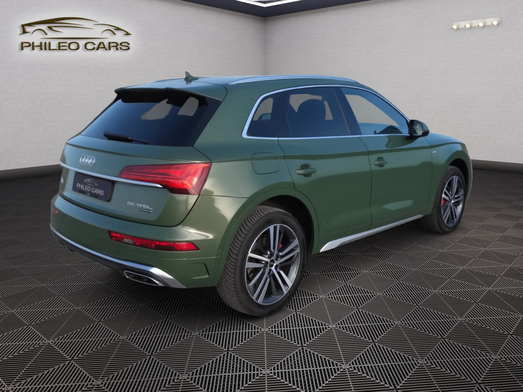 AUDI Q5 55 TFSI e PHEV S line quattro S-tronic-image-3