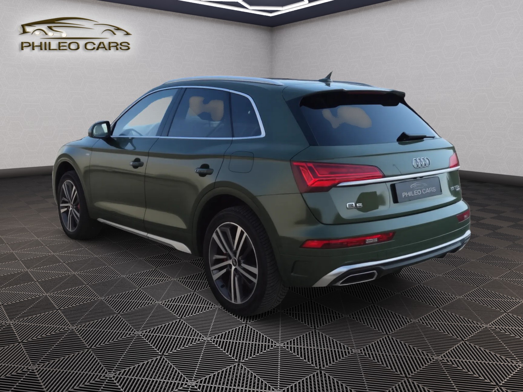 AUDI Q5 55 TFSI e PHEV S line quattro S-tronic-image-5