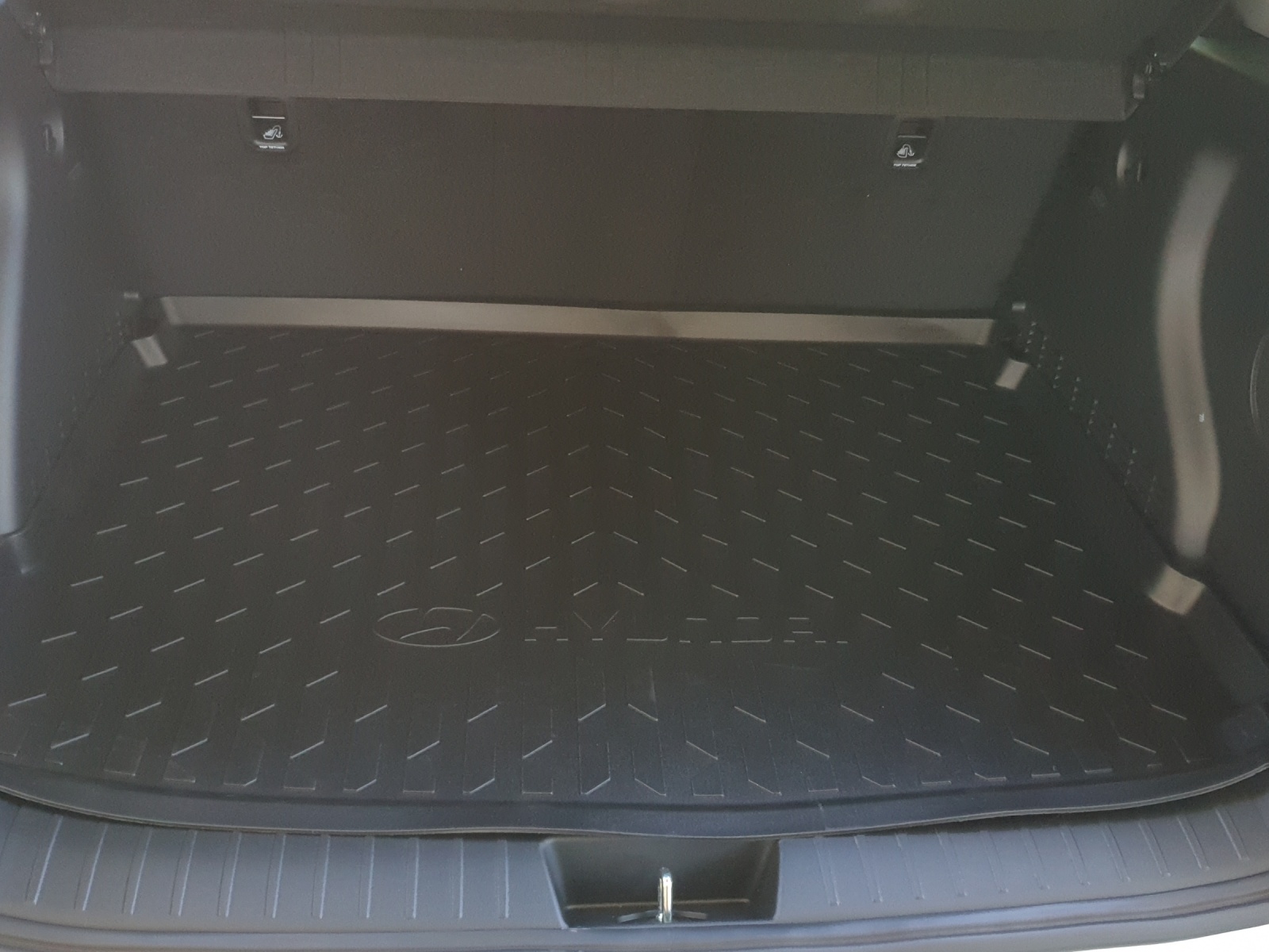 HYUNDAI Kona 65,4 kWh Electric Vertex 19 Zoll / Two Tone-image-9