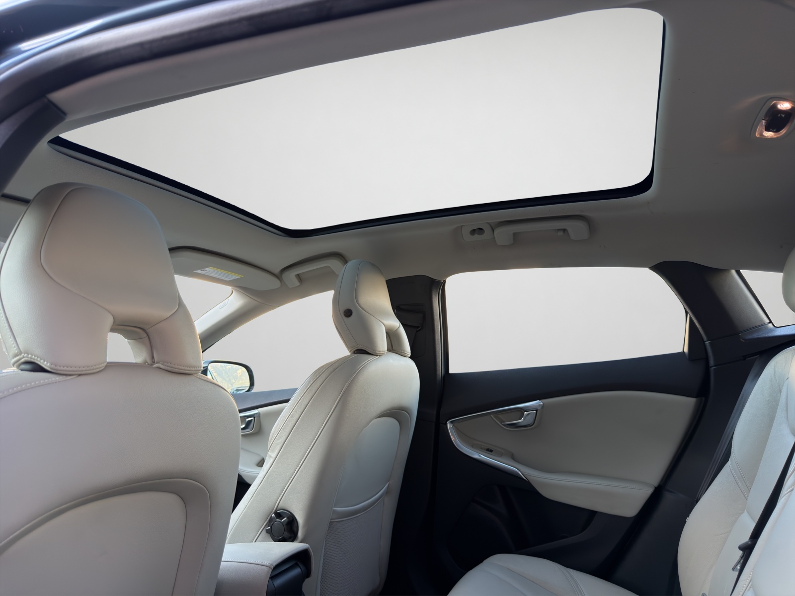 VOLVO V40 1.6 T4 Summum S/S-image-15
