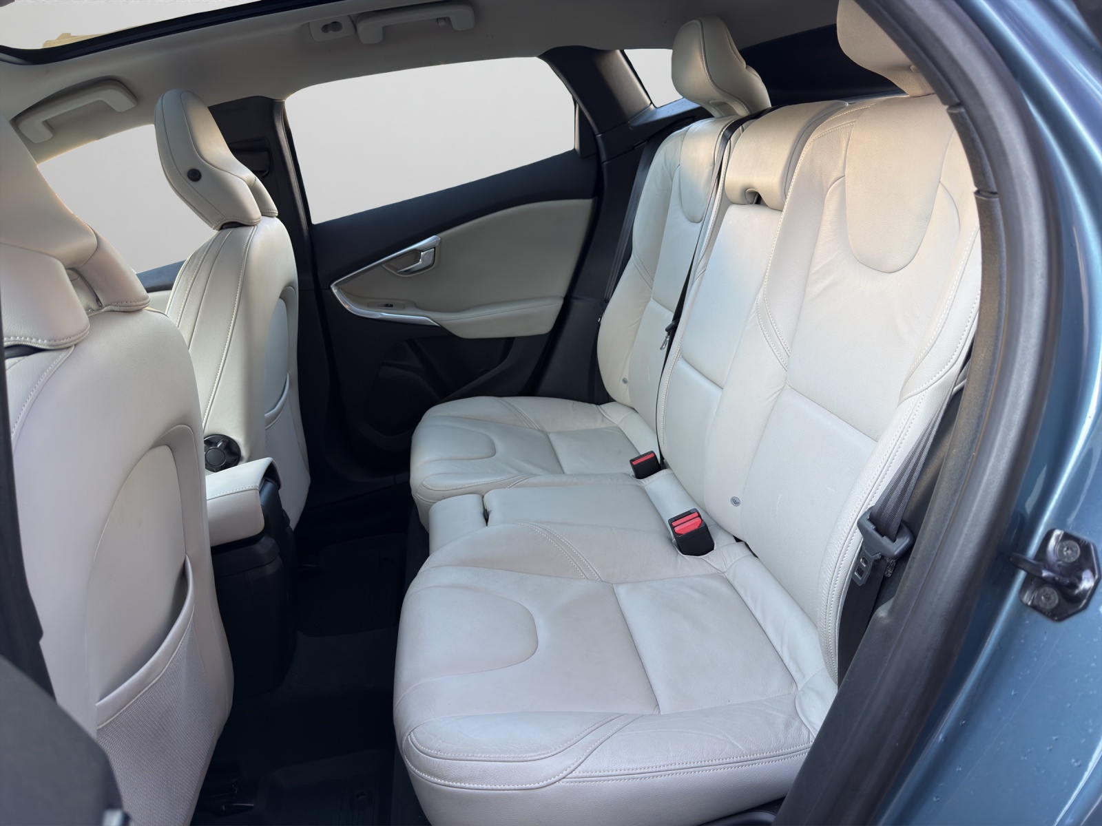 VOLVO V40 1.6 T4 Summum S/S-image-17