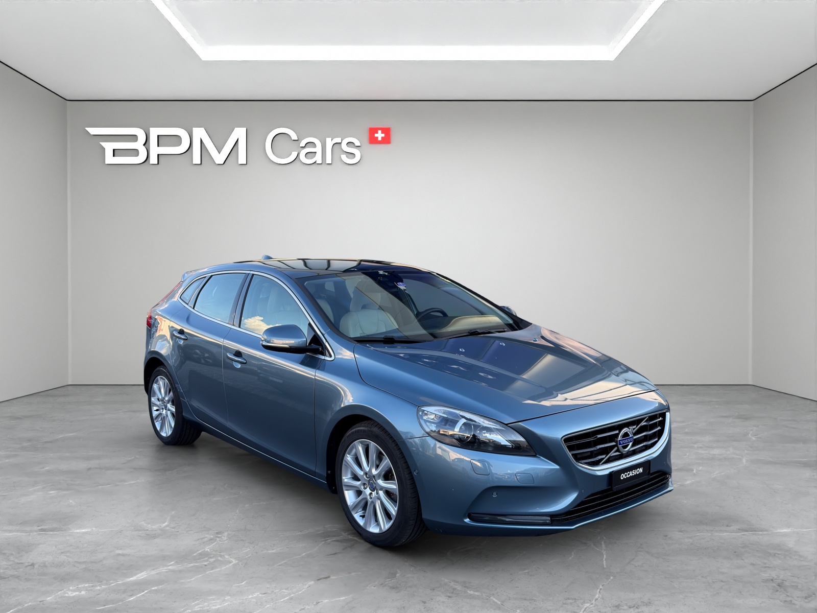 VOLVO V40 1.6 T4 Summum S/S-image-2
