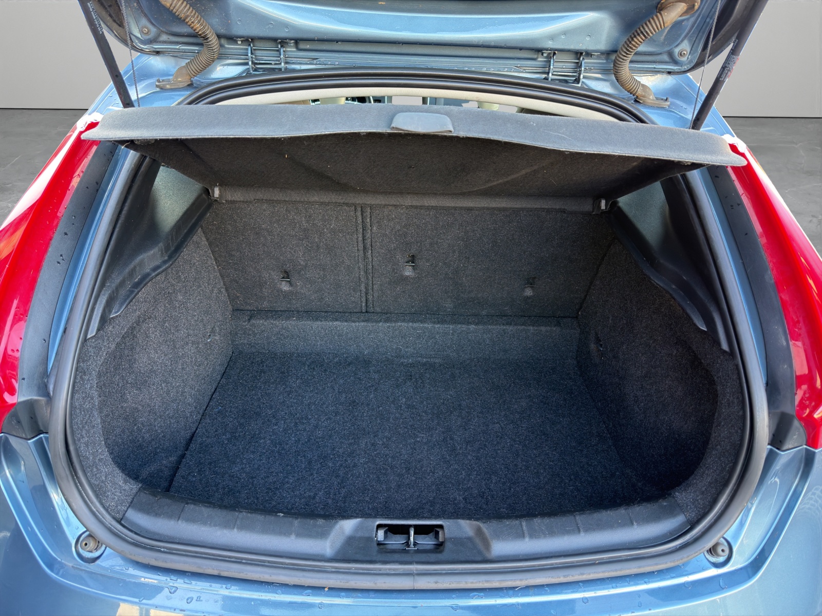 VOLVO V40 1.6 T4 Summum S/S-image-19