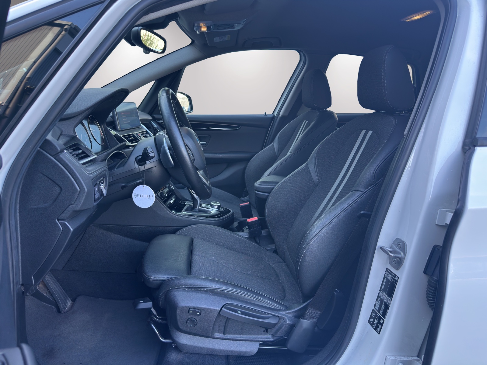 BMW 218d xDrive Active Tourer Steptronic Sport Line-image-12