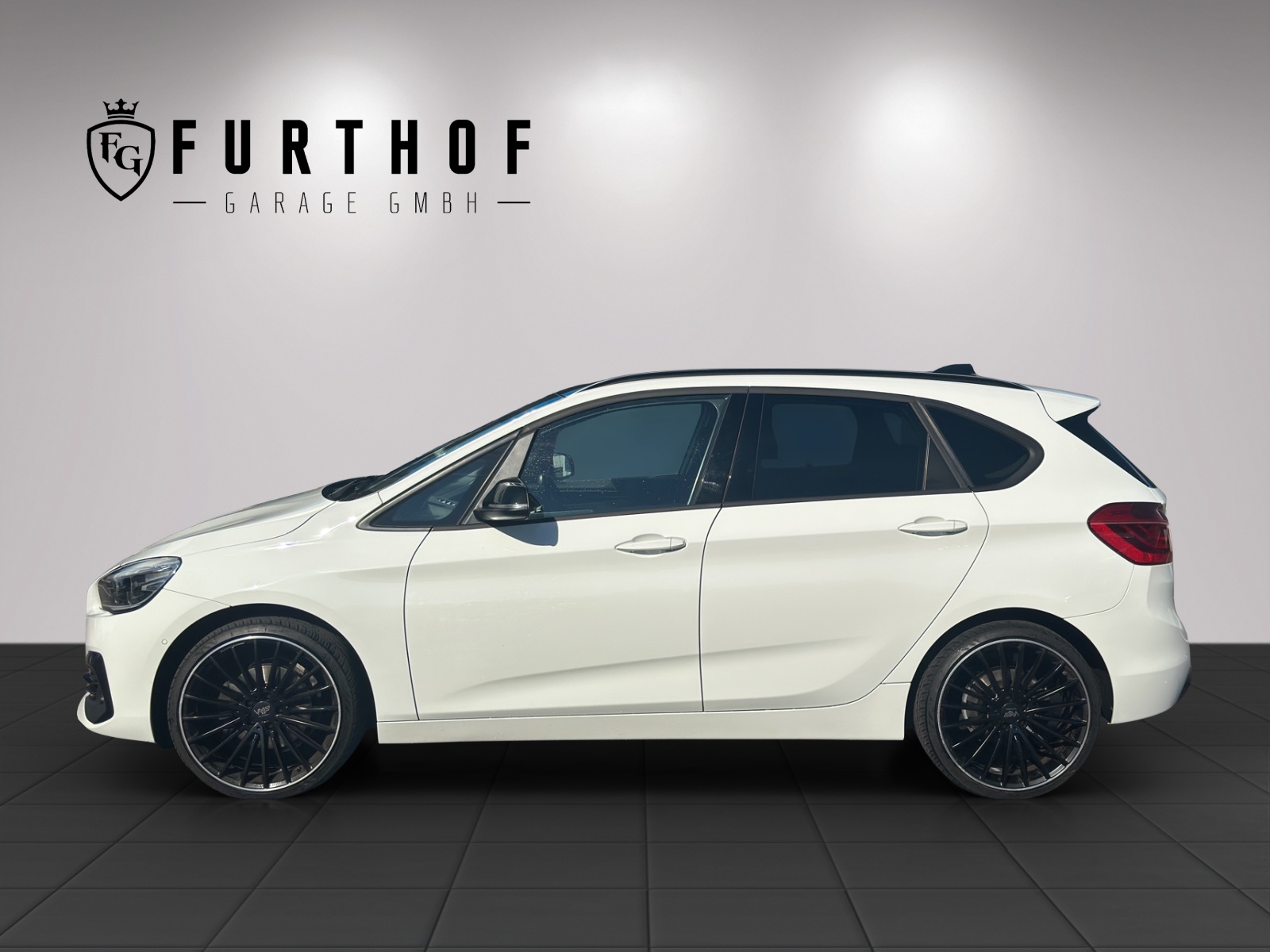 BMW 218d xDrive Active Tourer Steptronic Sport Line-image-2