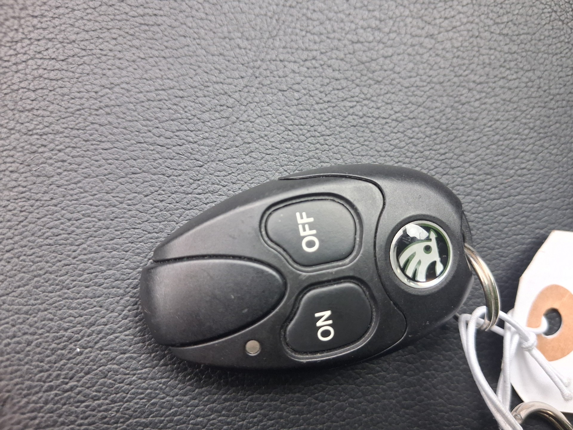 SKODA Yeti 2.0 TDI Monte Carlo 4x4 DSG-image-12