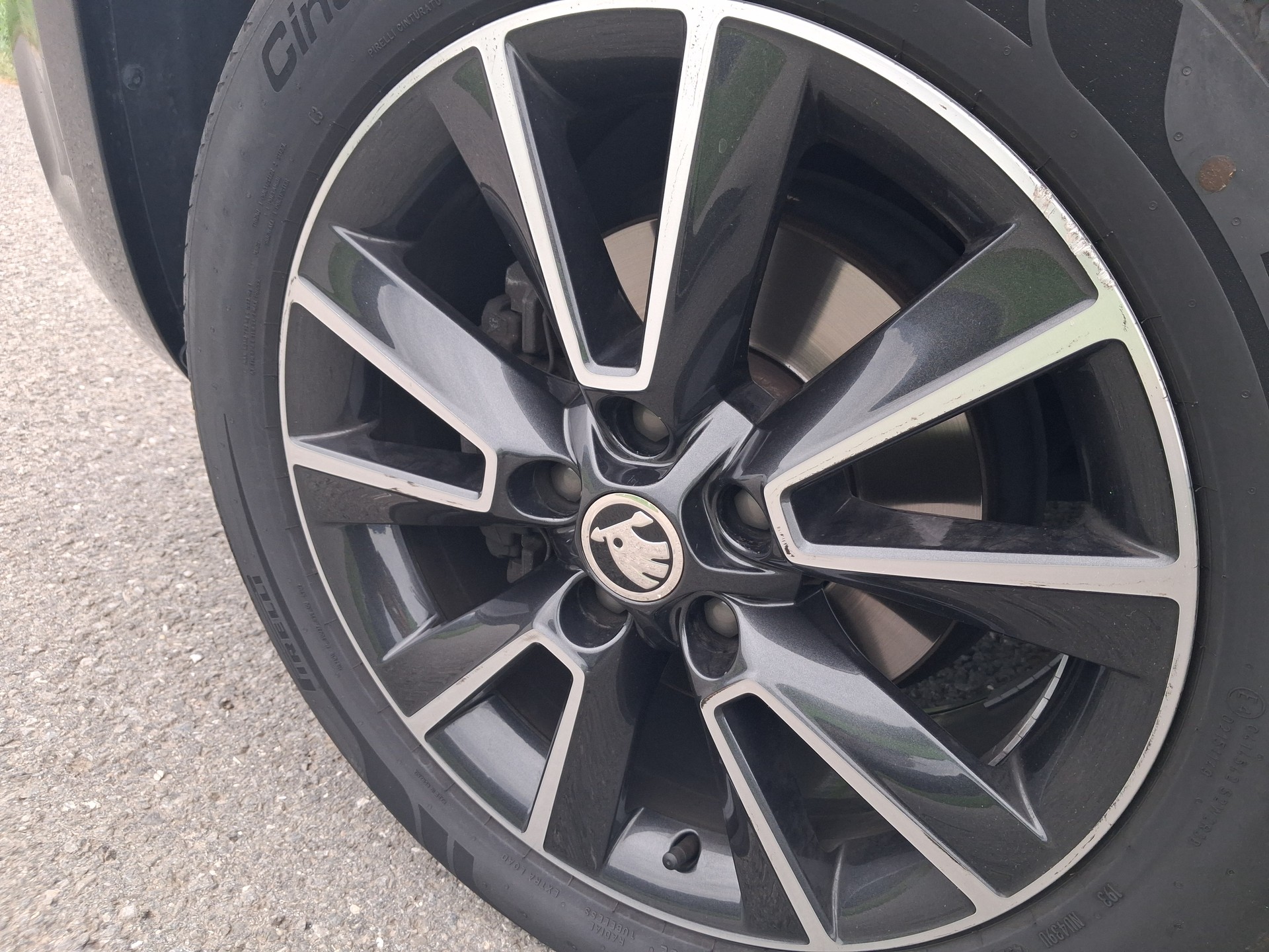 SKODA Yeti 2.0 TDI Monte Carlo 4x4 DSG-image-13