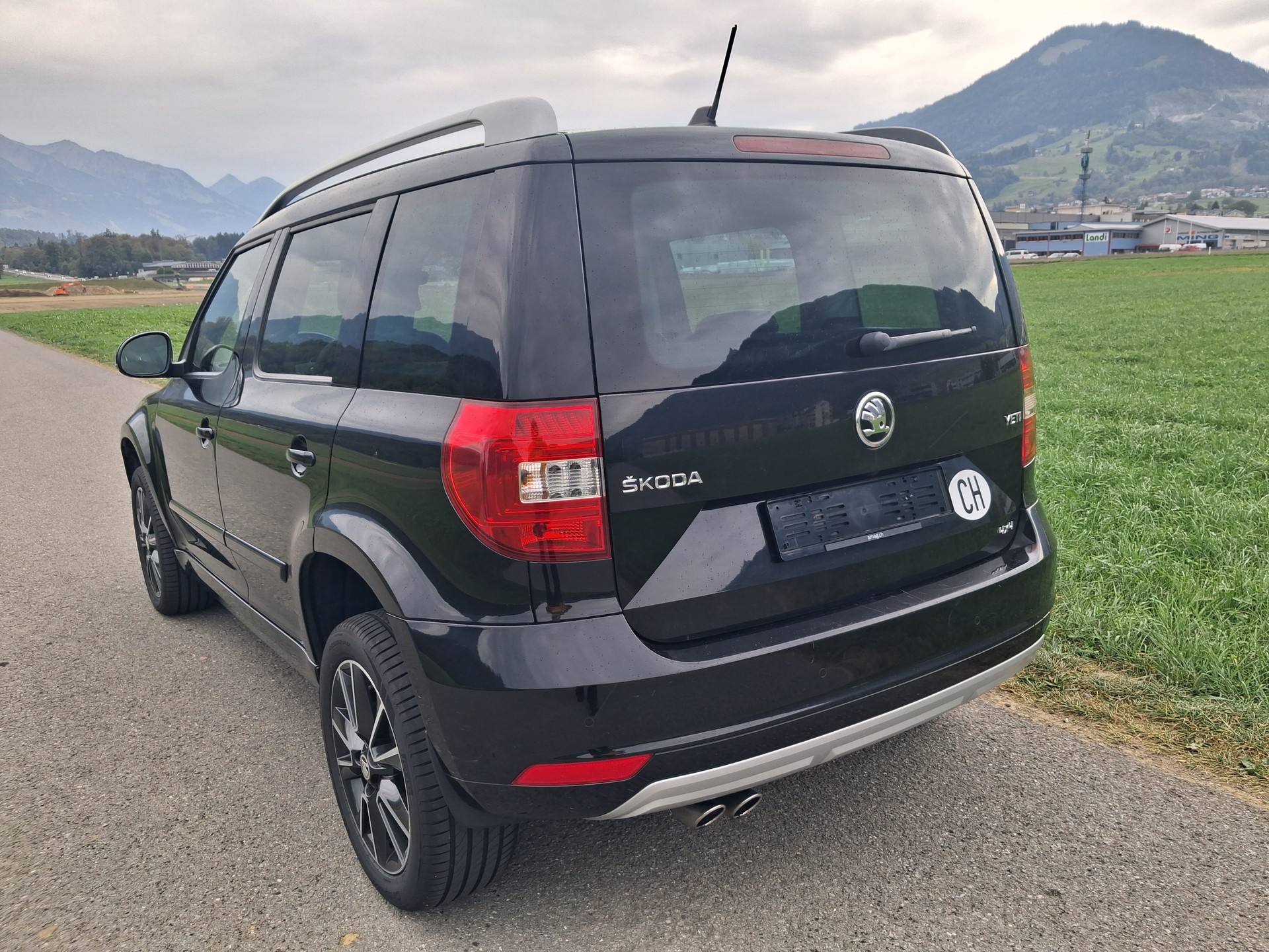 SKODA Yeti 2.0 TDI Monte Carlo 4x4 DSG-image-2