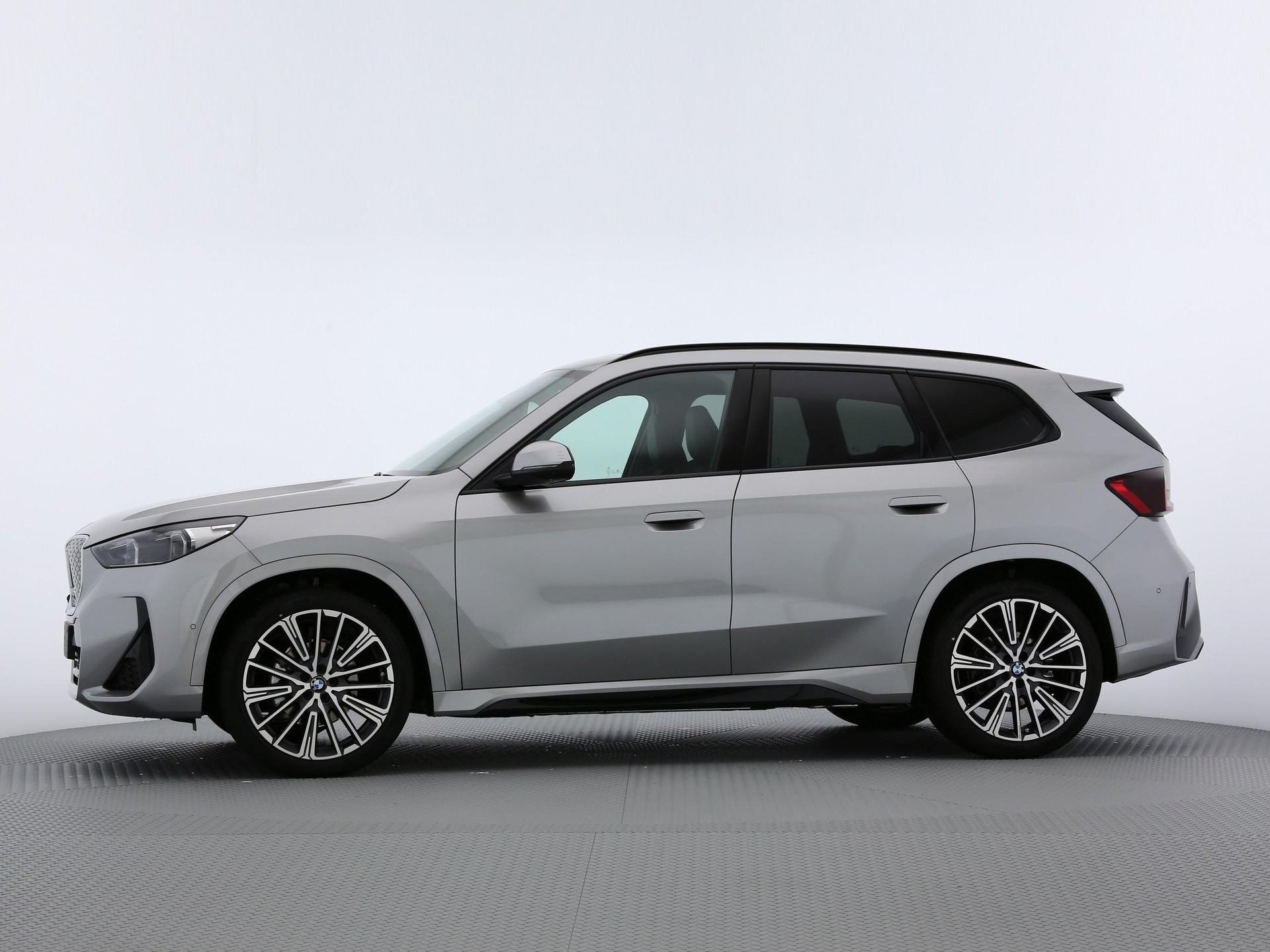 BMW iX1 U11 20 eDrive-image-9