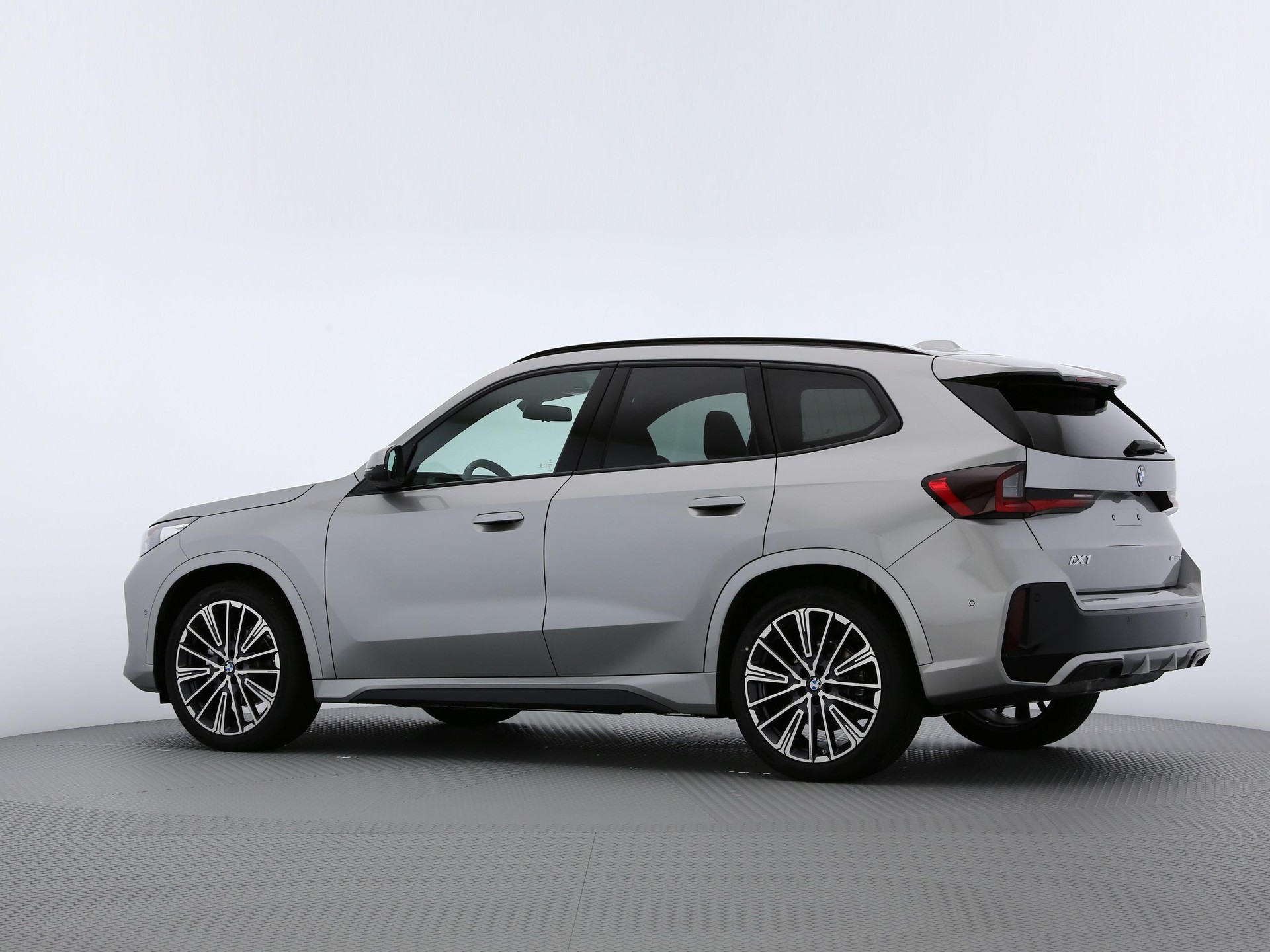 BMW iX1 U11 20 eDrive-image-11