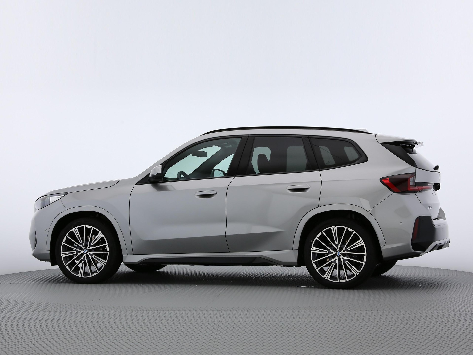BMW iX1 U11 20 eDrive-image-10