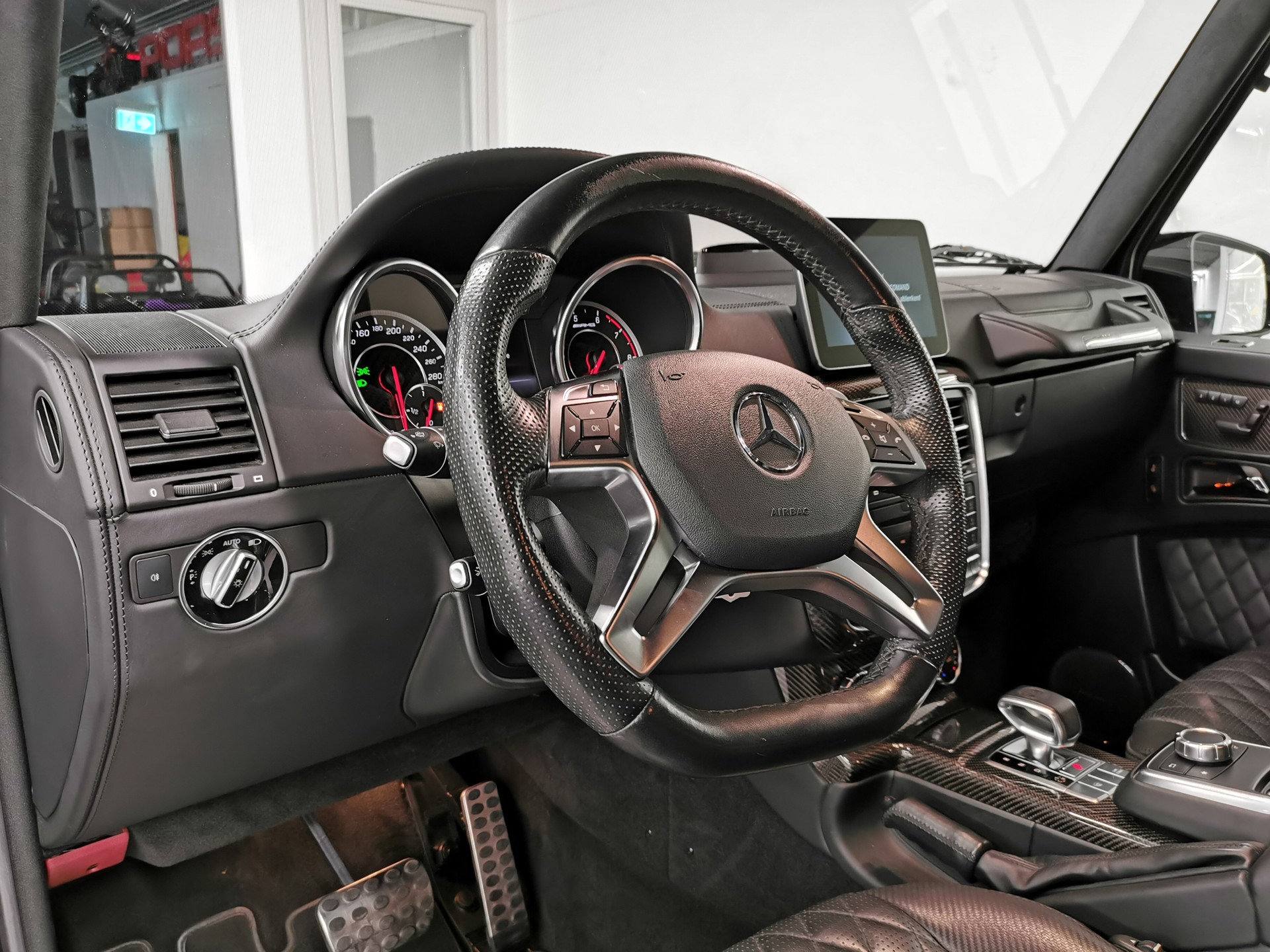 MERCEDES-BENZ G 63 AMG Edition 463 2018 FACELIFT ALL BLACK VOLL STANDHEIZUNG 21" AHK SPORTAGA CARBON APPLE CARPLAY LAST 463! 571 PS-image-4