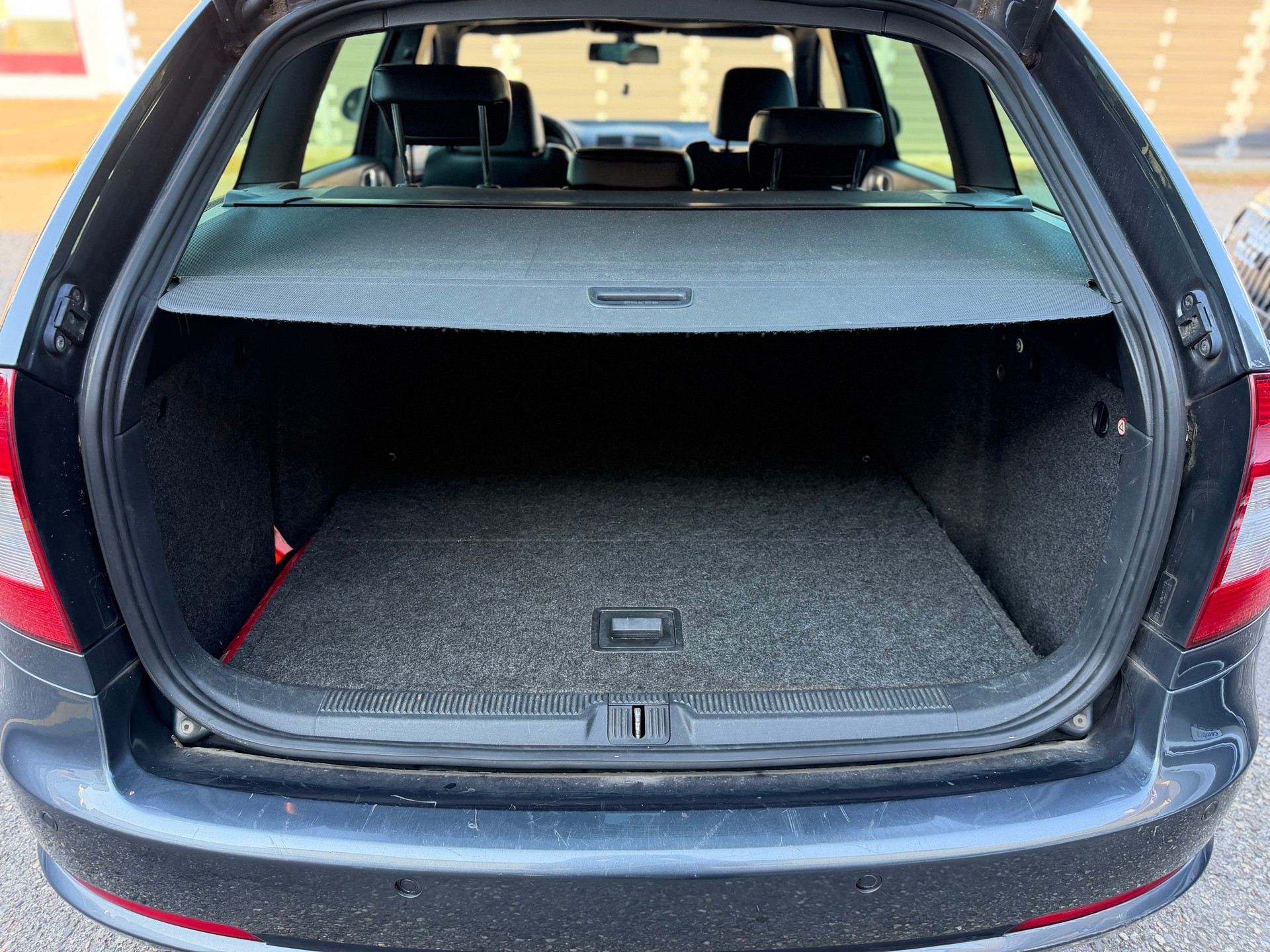 SKODA Octavia Combi 2.0 TSI RS DSG-image-12