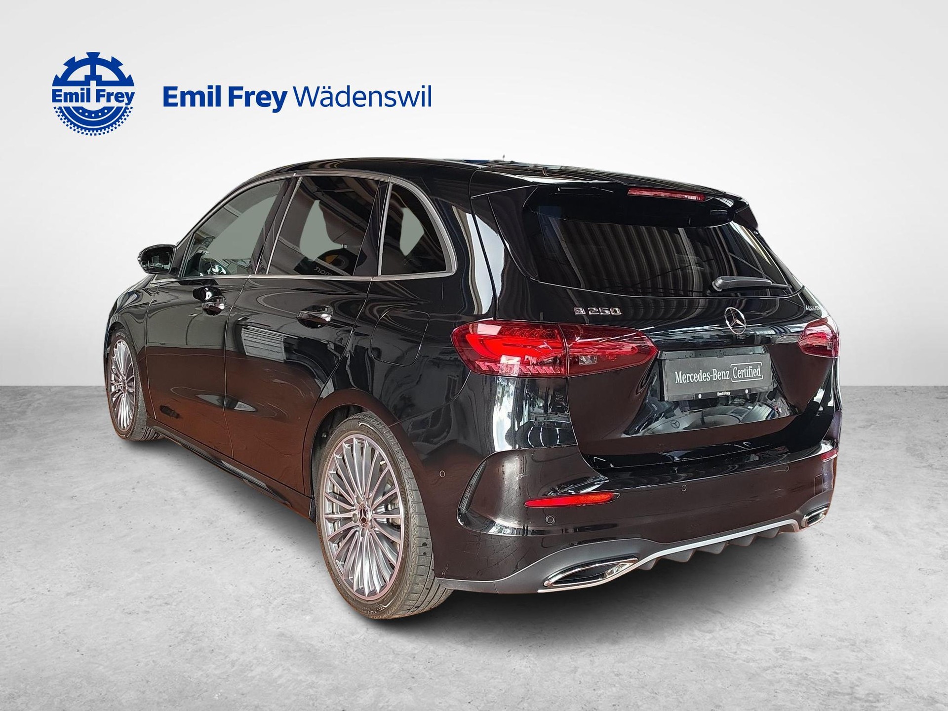 MERCEDES-BENZ B 250 4MATIC AMG Line-image-2