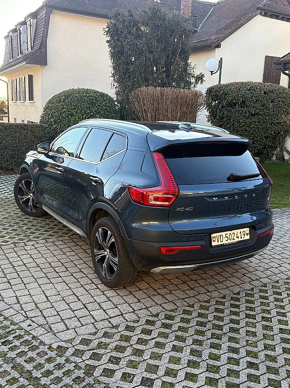 VOLVO XC40-image-2