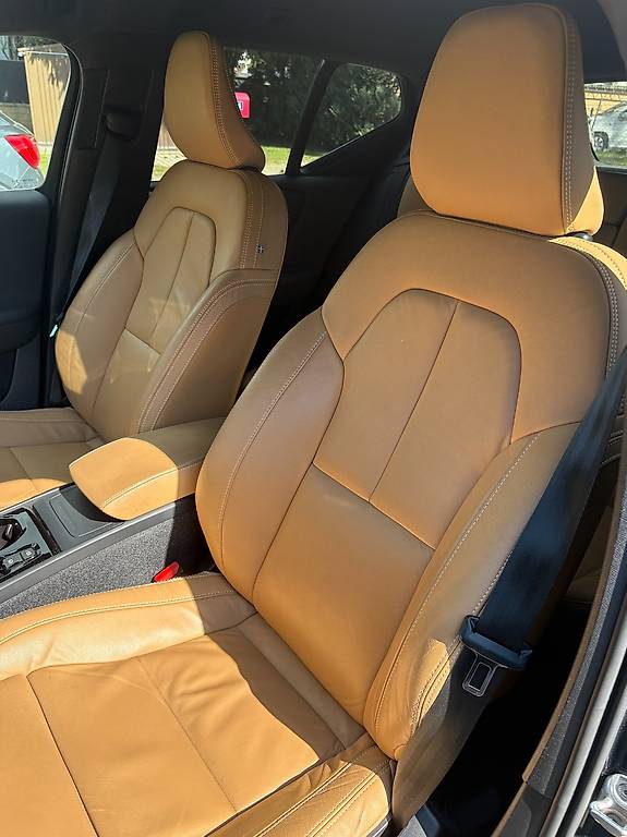 VOLVO XC40-image-4