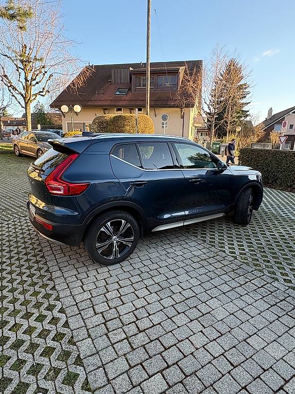 VOLVO XC40-image-3