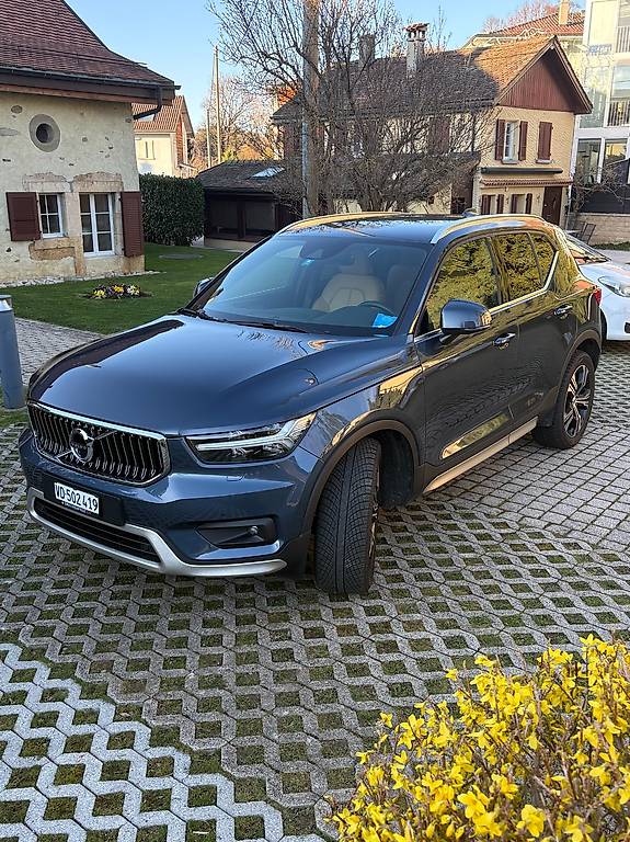VOLVO XC40-image-1