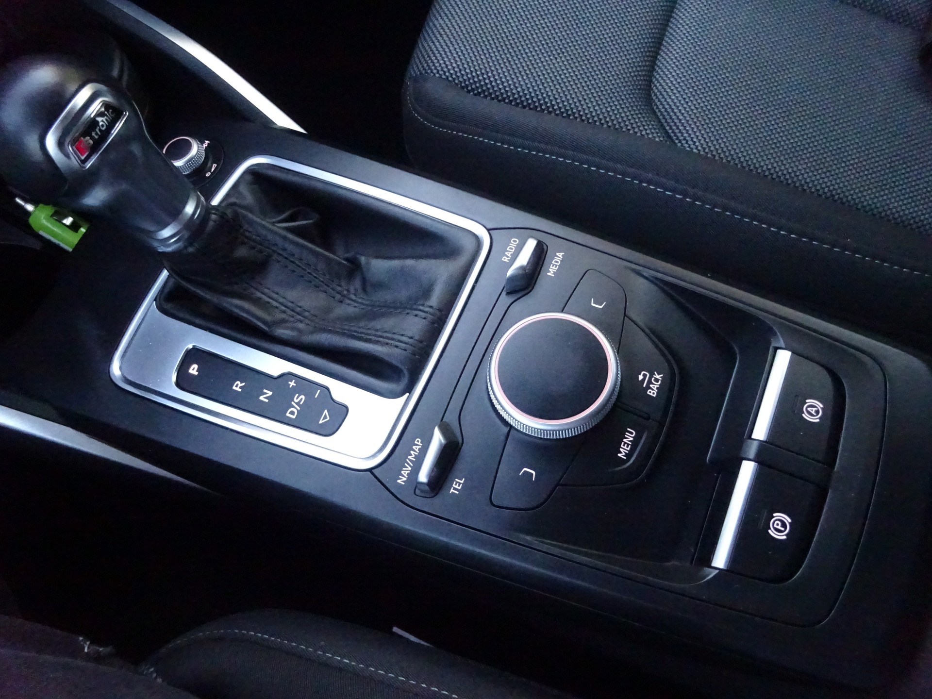 AUDI Q2 1.0 TFSI sport S-tronic - SERVICE NEU-image-8