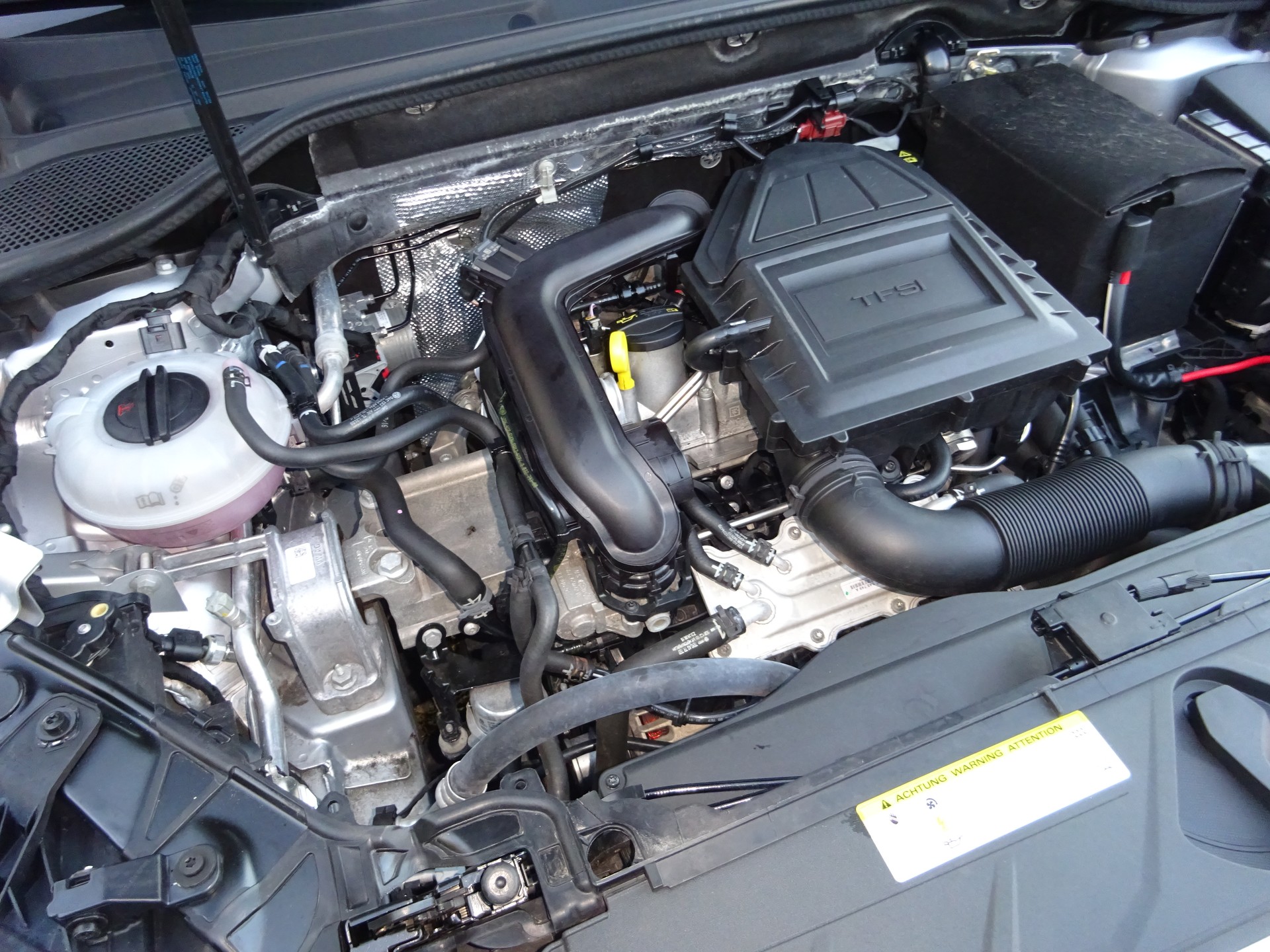 AUDI Q2 1.0 TFSI sport S-tronic - SERVICE NEU-image-13