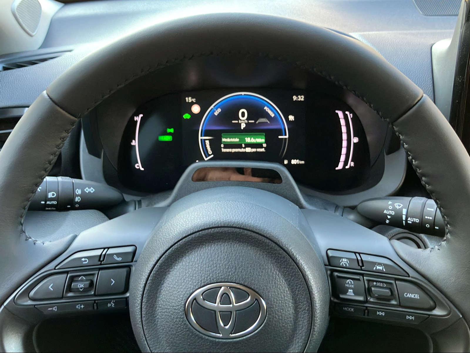 TOYOTA Yaris 1.5 VVT-i HSD Trend-image-5
