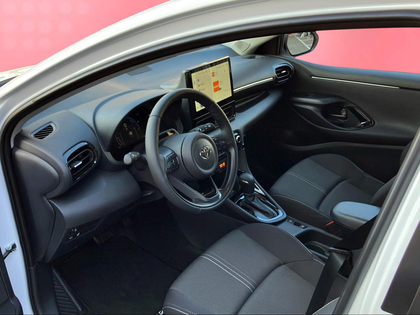 TOYOTA Yaris 1.5 VVT-i HSD Trend-image-4