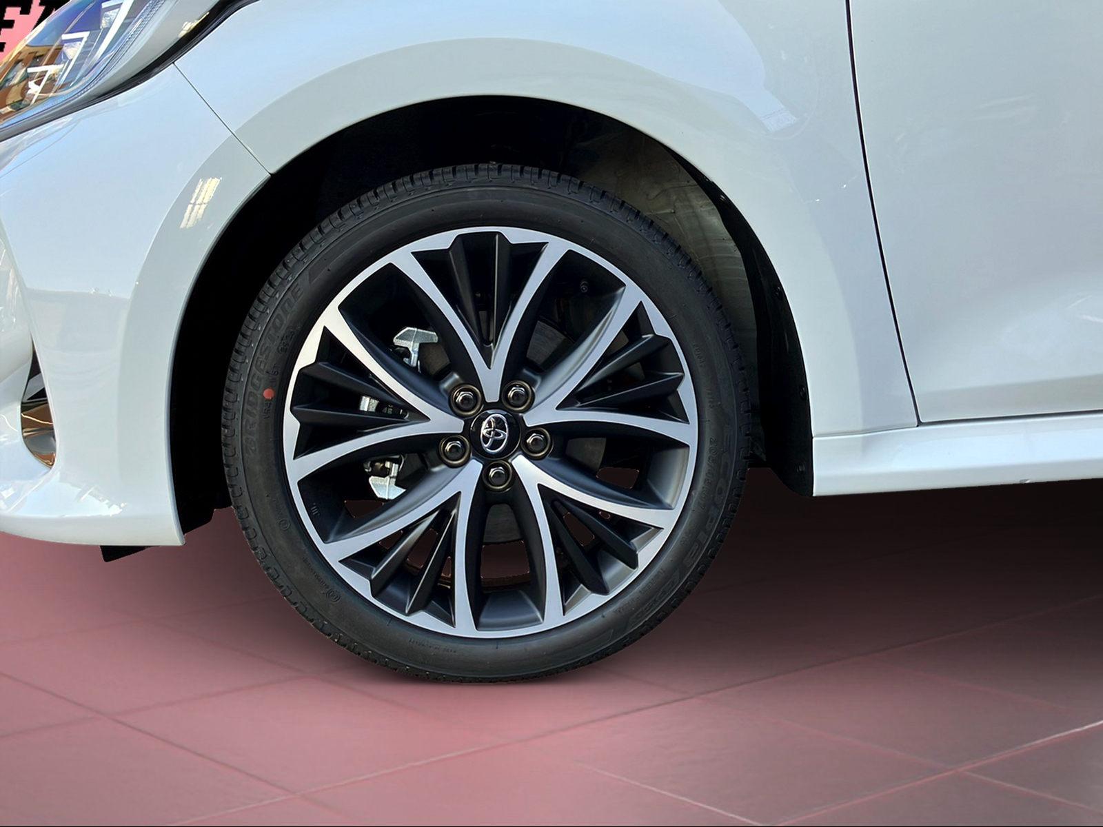 TOYOTA Yaris 1.5 VVT-i HSD Trend-image-2