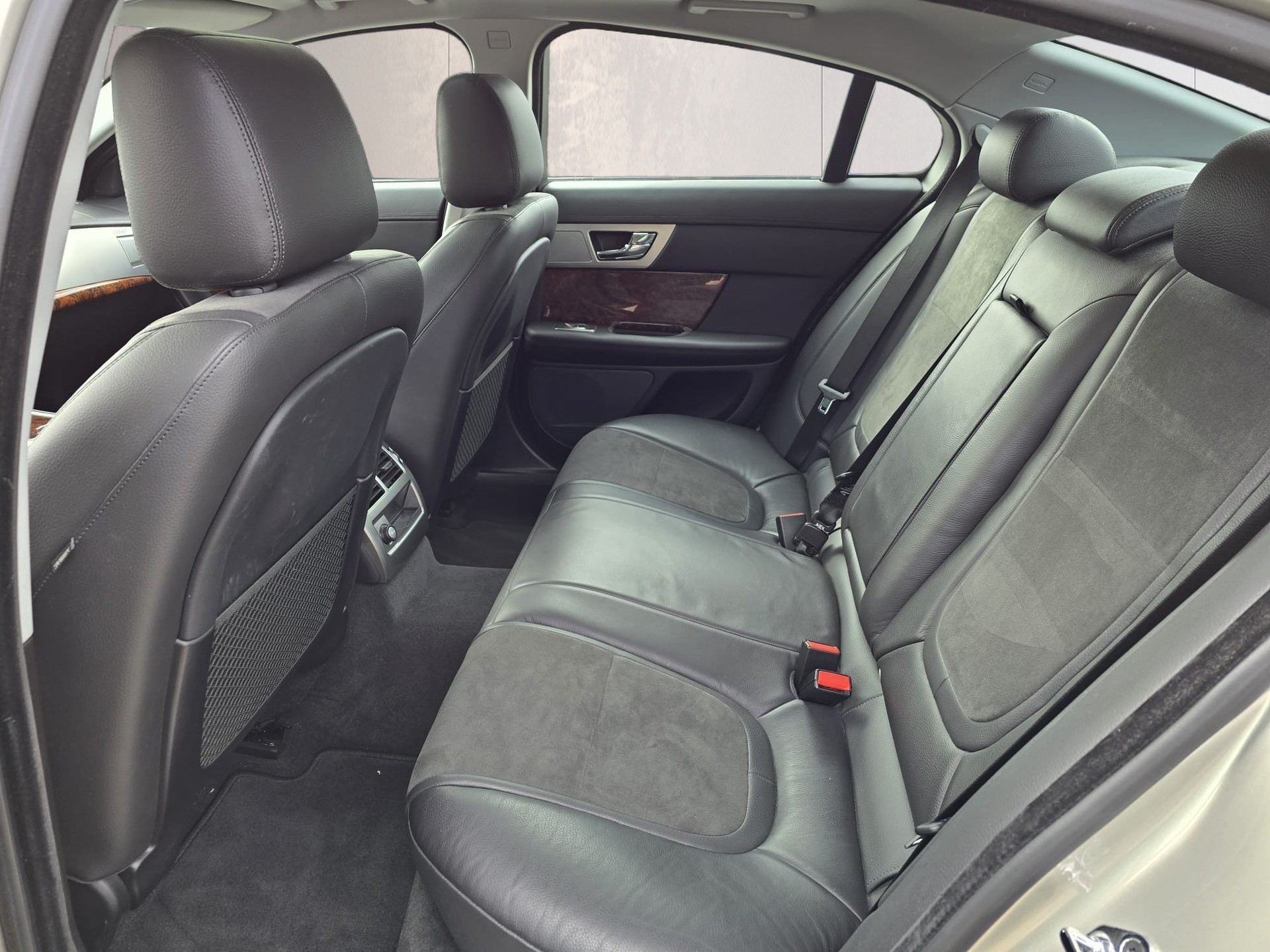 JAGUAR XF 3.0d V6-image-13