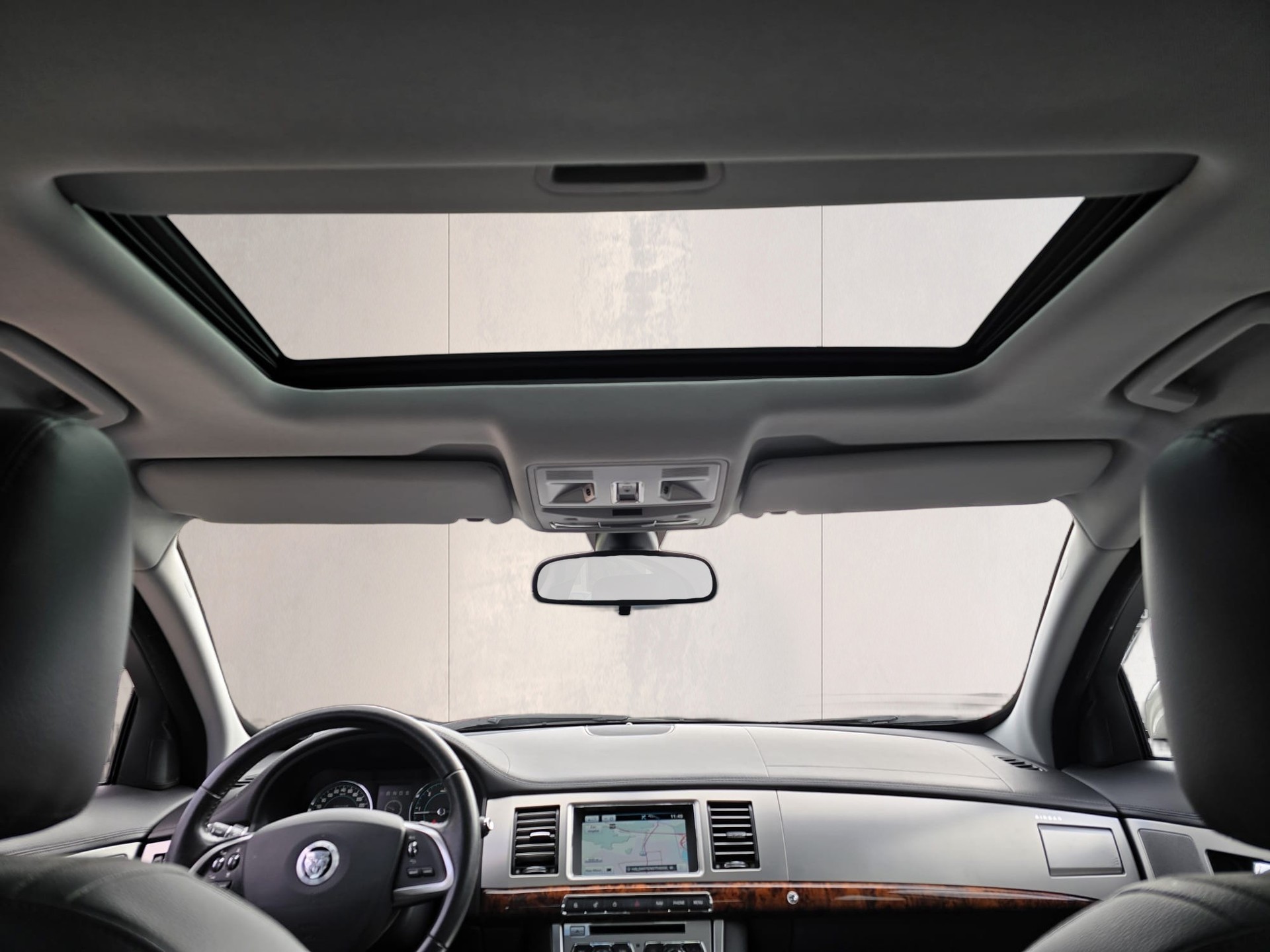 JAGUAR XF 3.0d V6-image-12