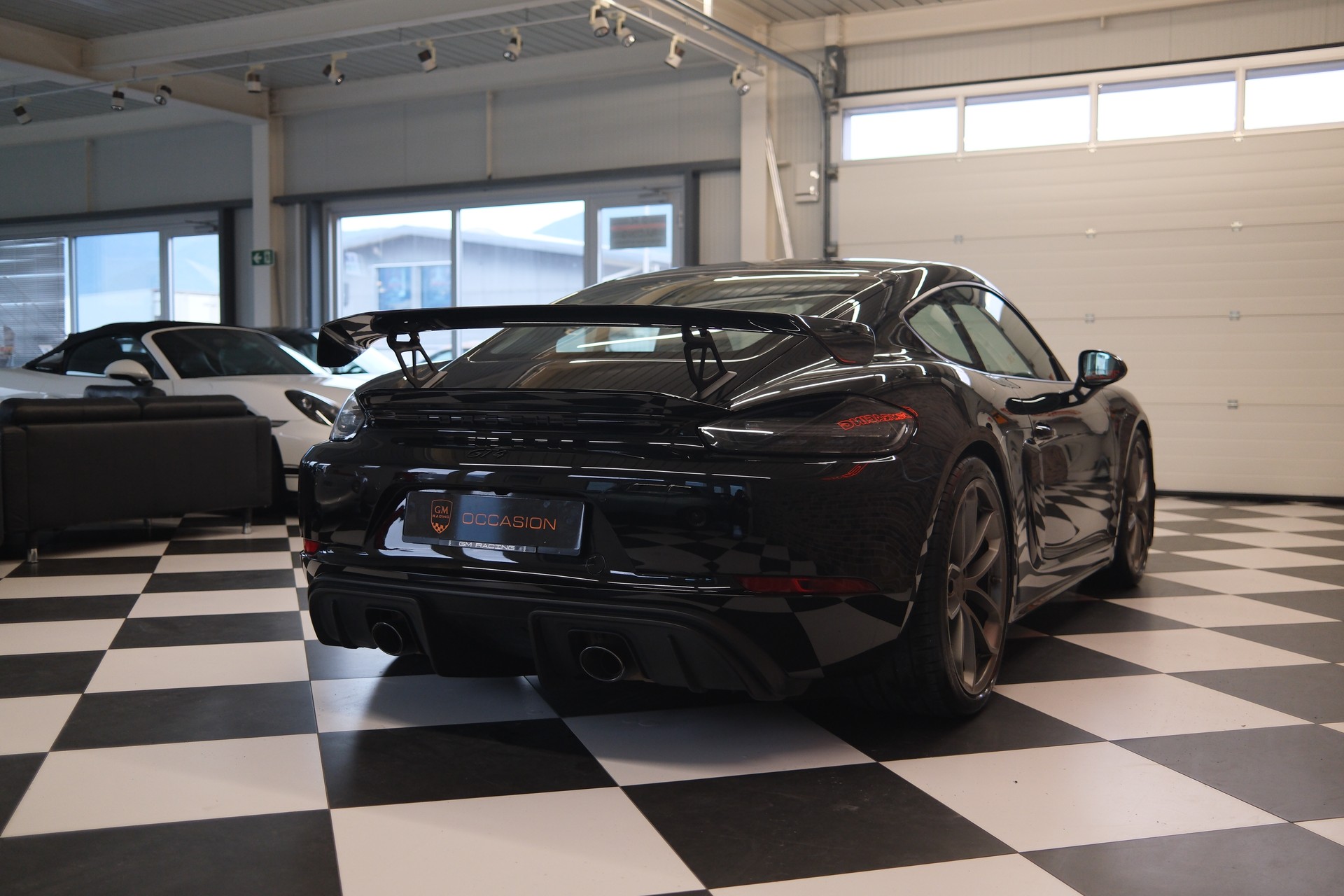 PORSCHE 718 Cayman GT4-image-4