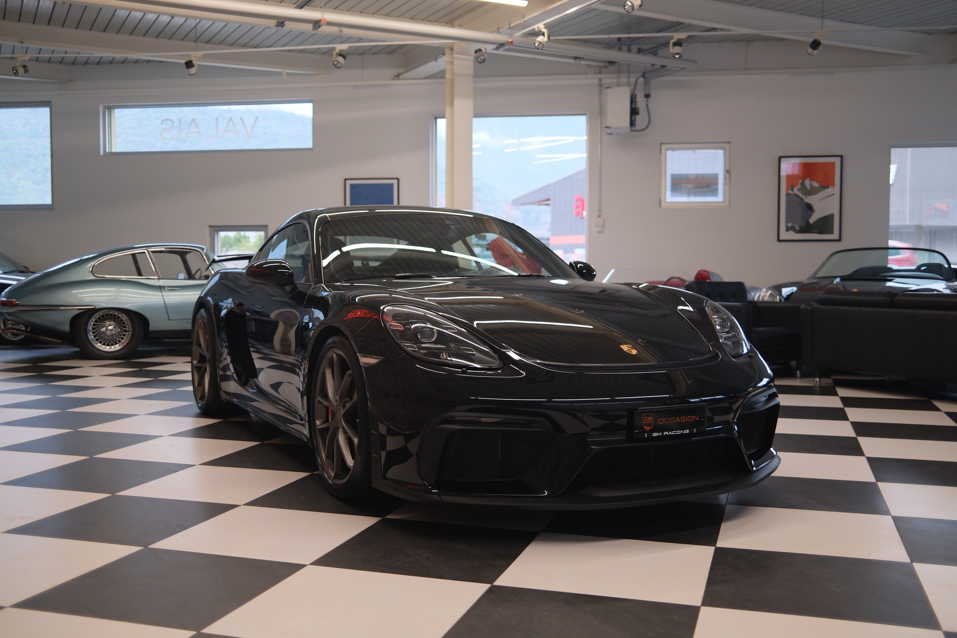PORSCHE 718 Cayman GT4-image-5