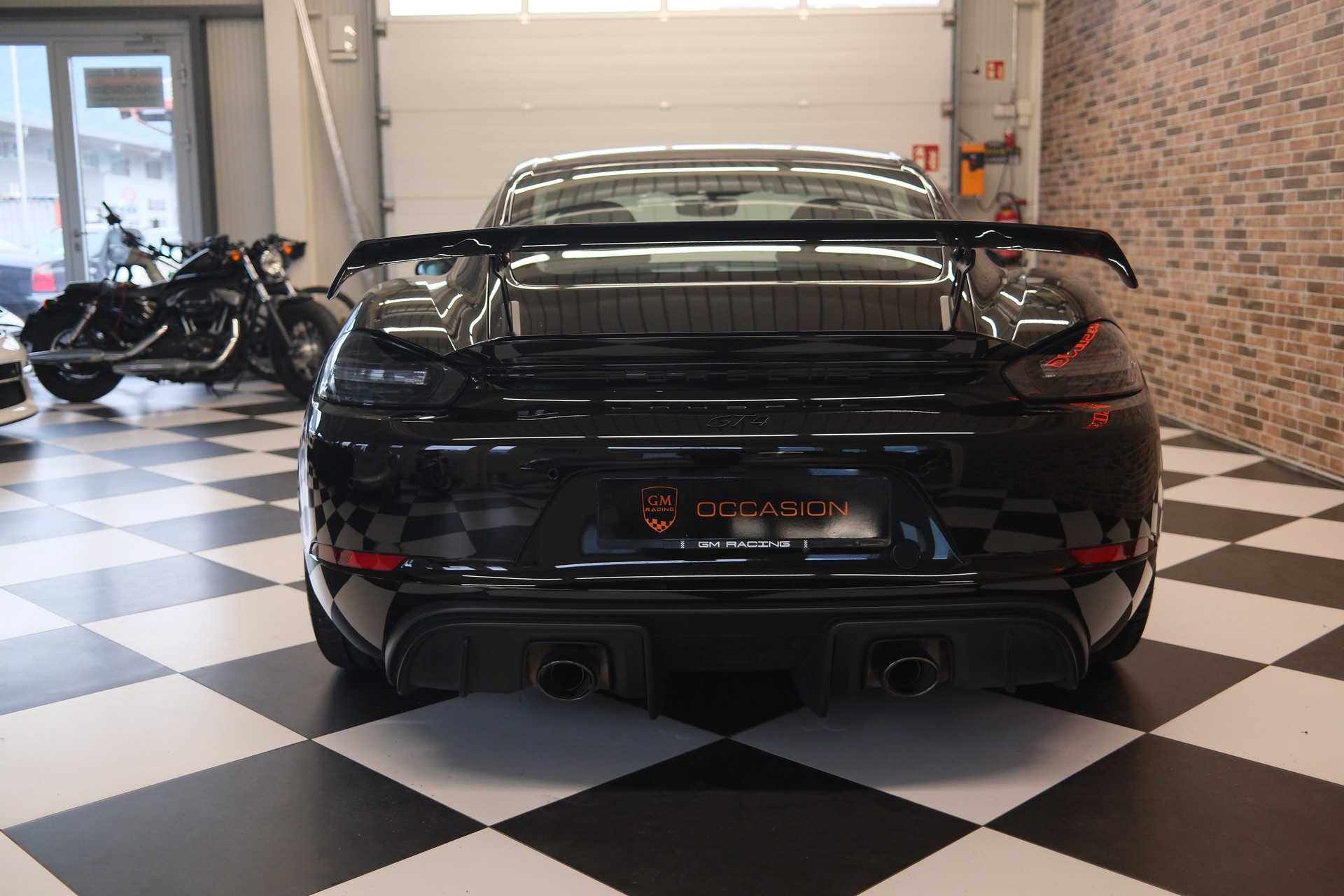 PORSCHE 718 Cayman GT4-image-3