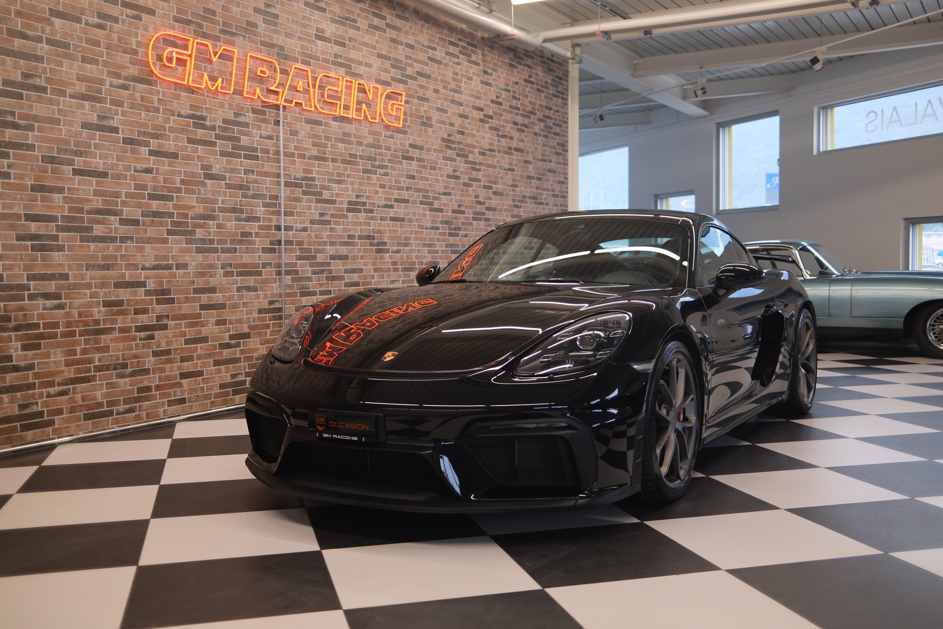 PORSCHE 718 Cayman GT4-image-0