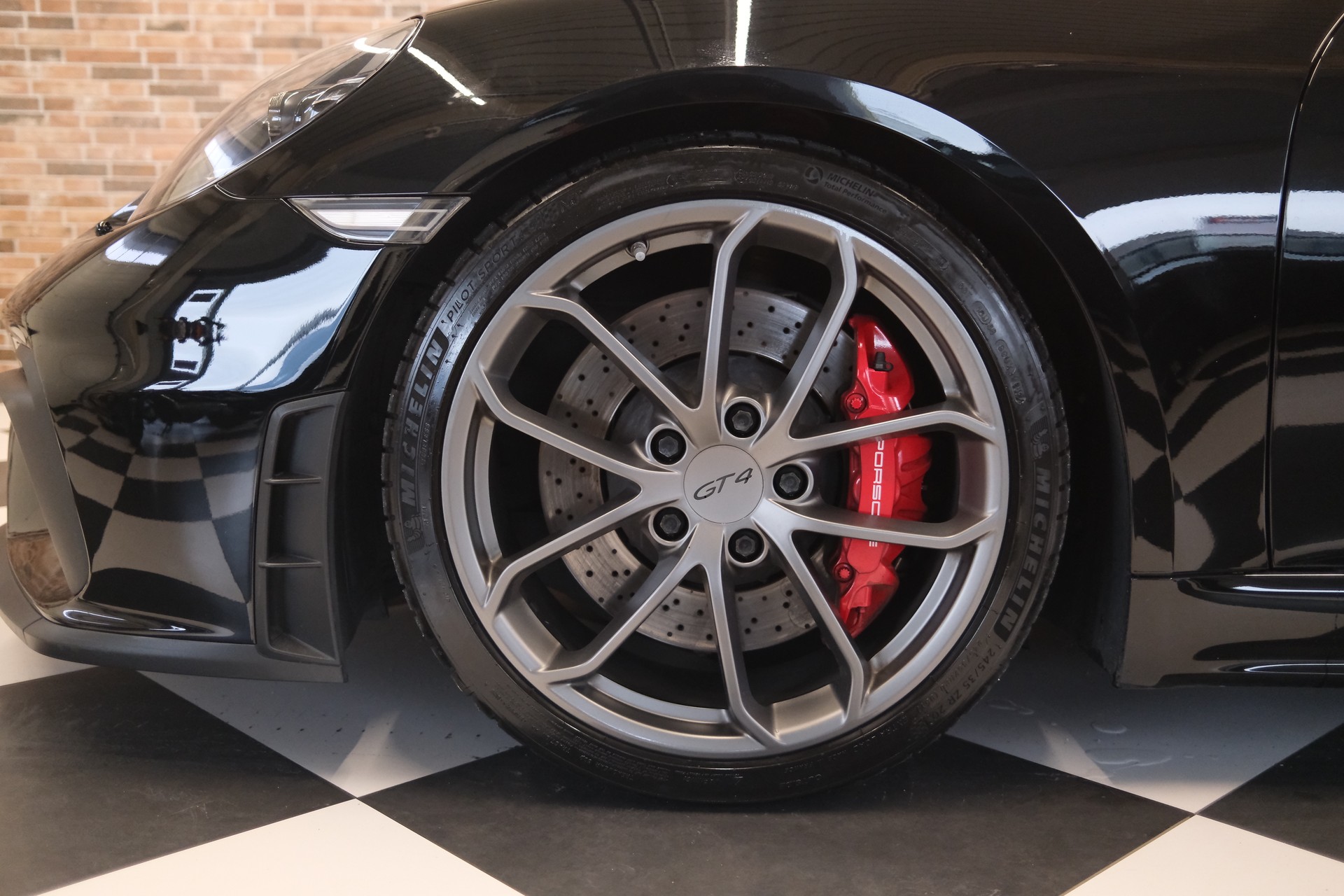 PORSCHE 718 Cayman GT4-image-7