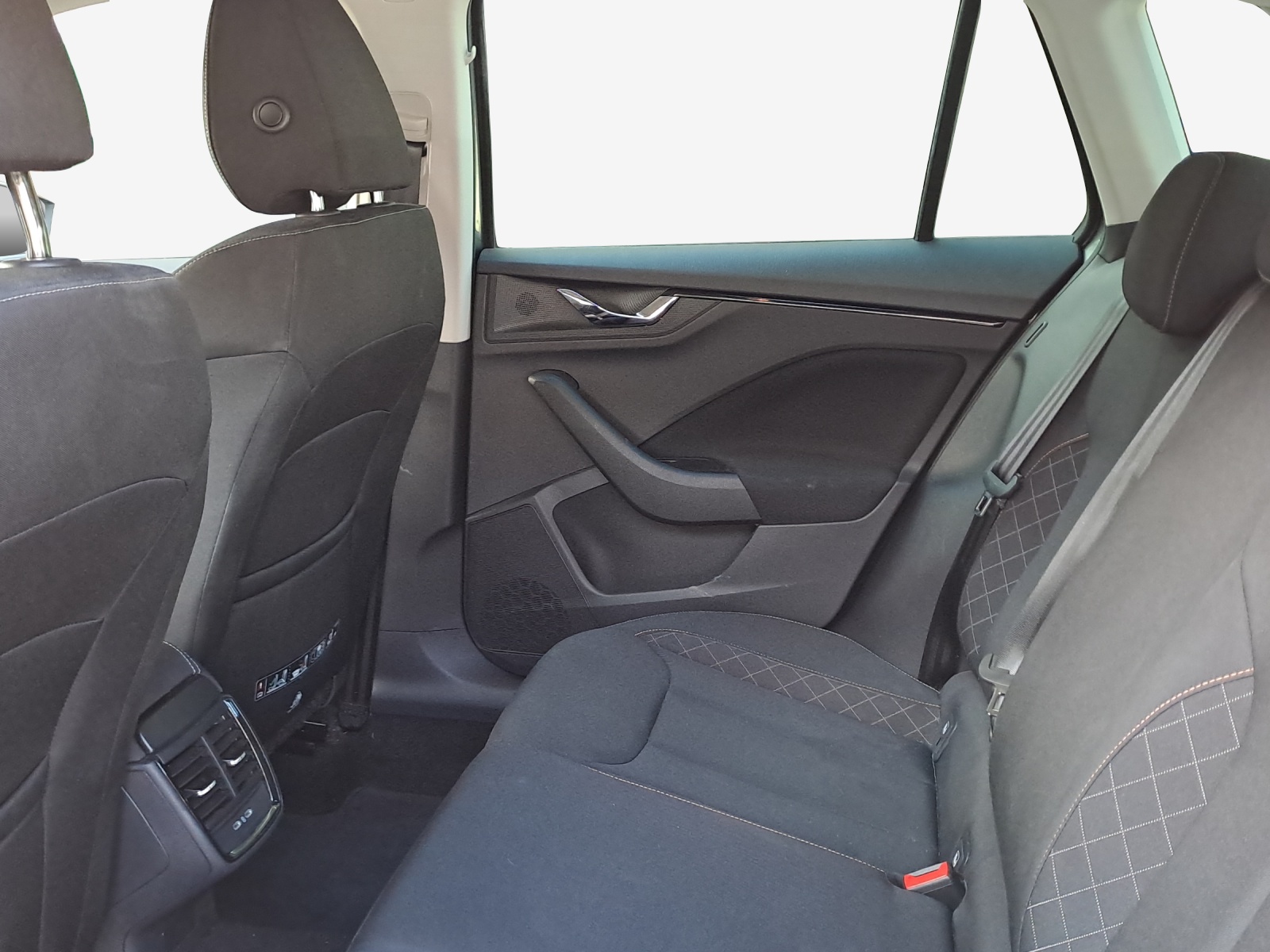 SKODA Kamiq 1.0 TSI Ambition DSG-image-11