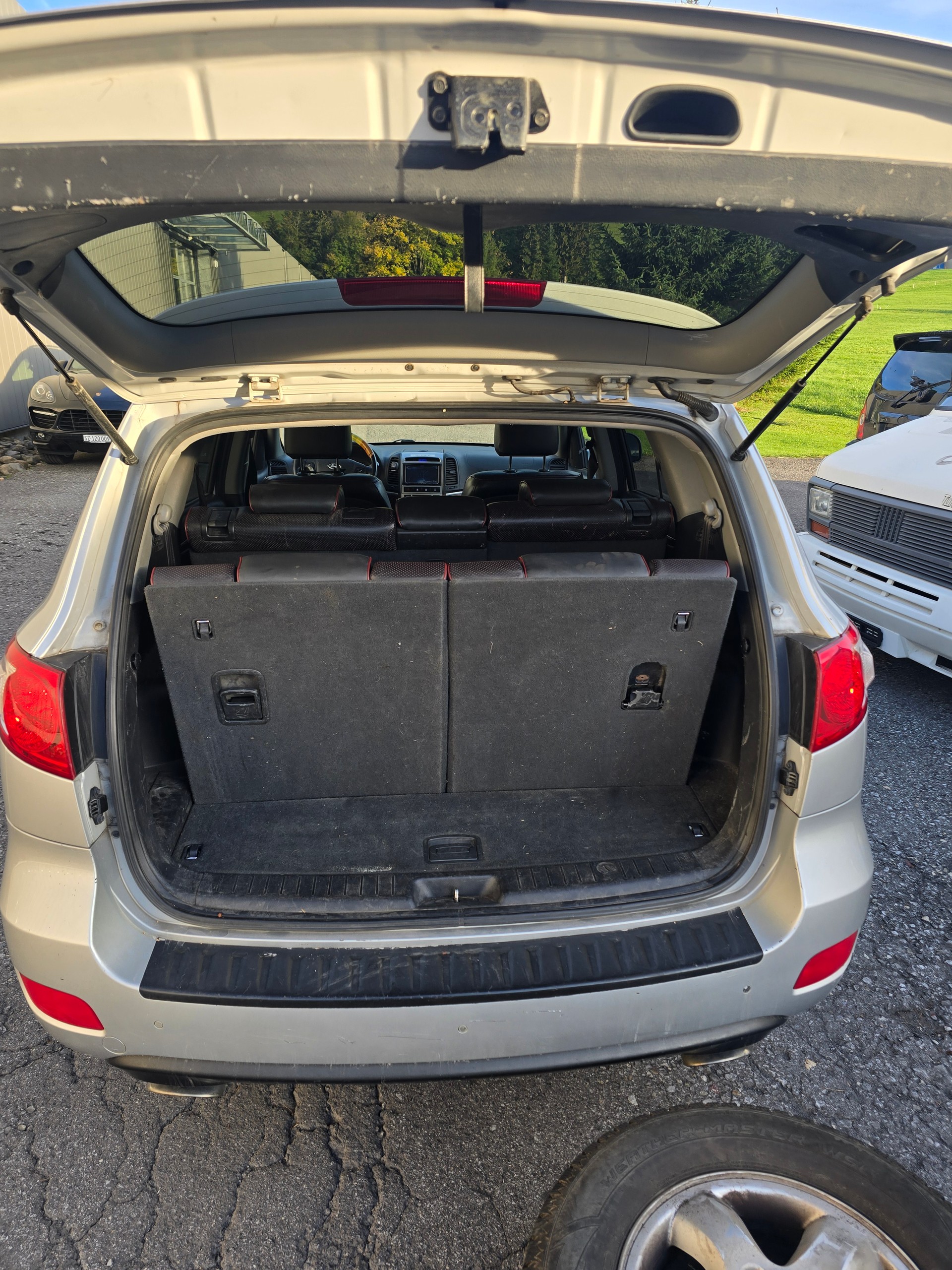 HYUNDAI Santa Fe 2.2 CRDi Premium 4WD Automatic-image-11