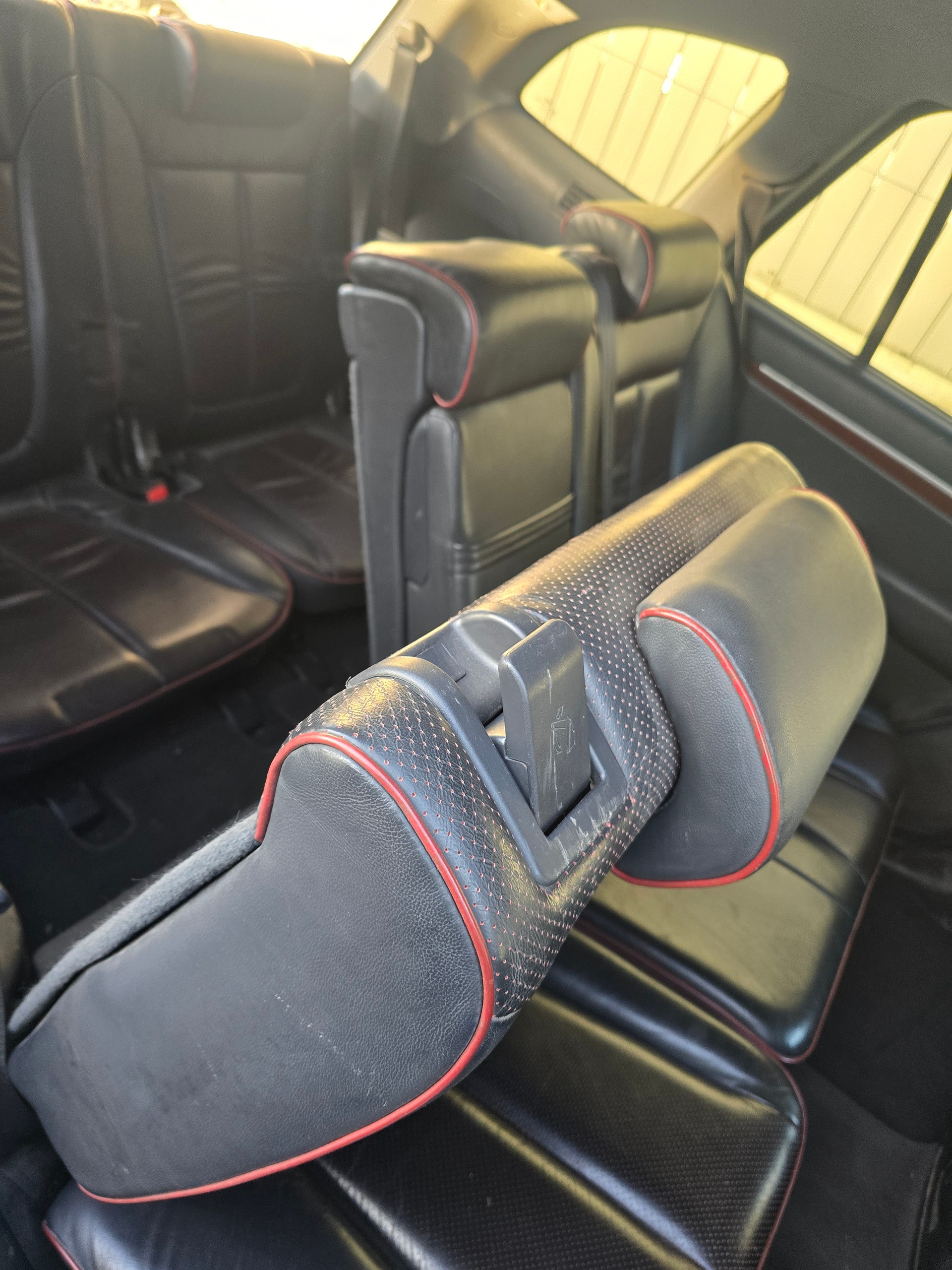 HYUNDAI Santa Fe 2.2 CRDi Premium 4WD Automatic-image-10