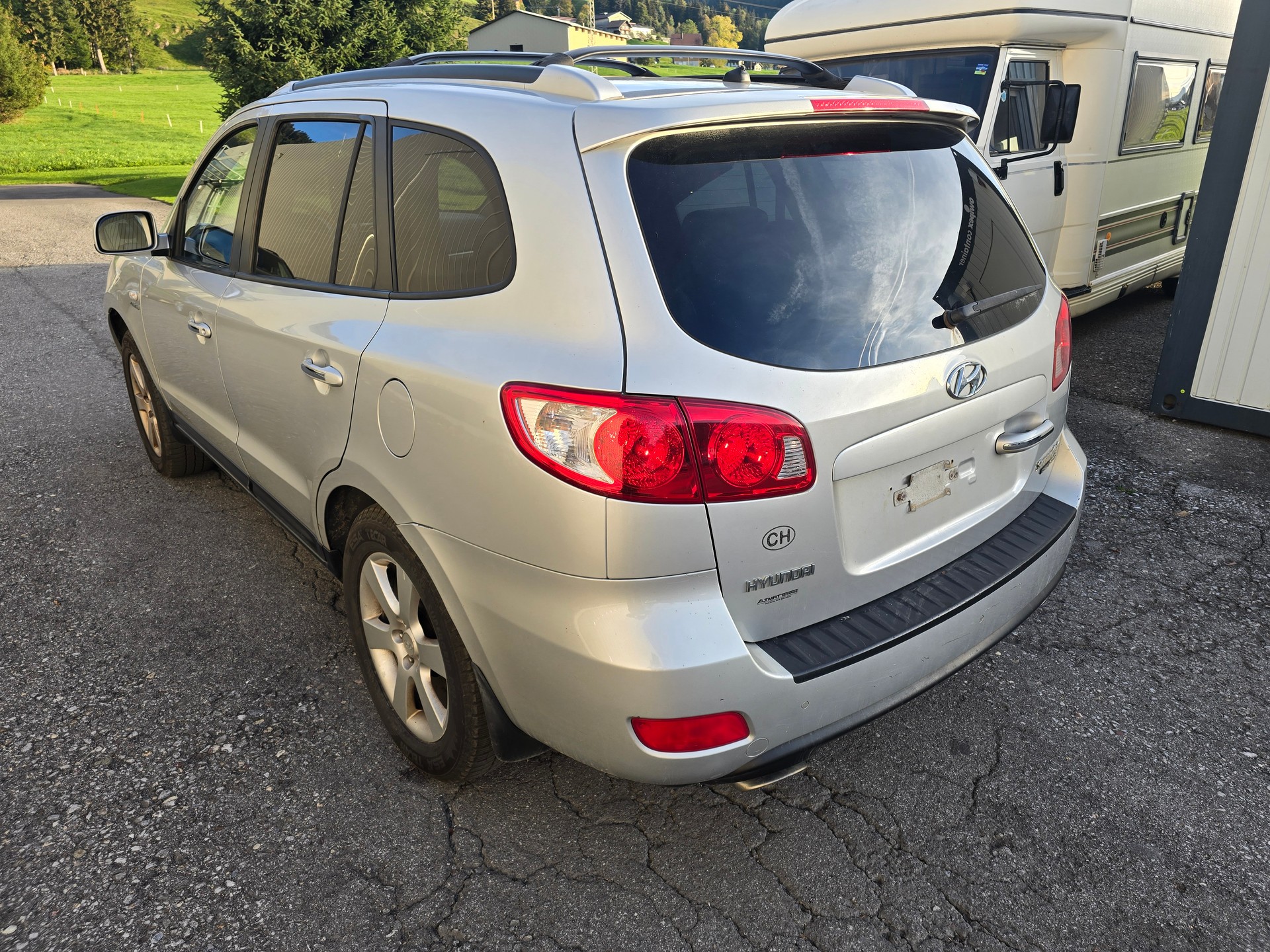 HYUNDAI Santa Fe 2.2 CRDi Premium 4WD Automatic-image-4