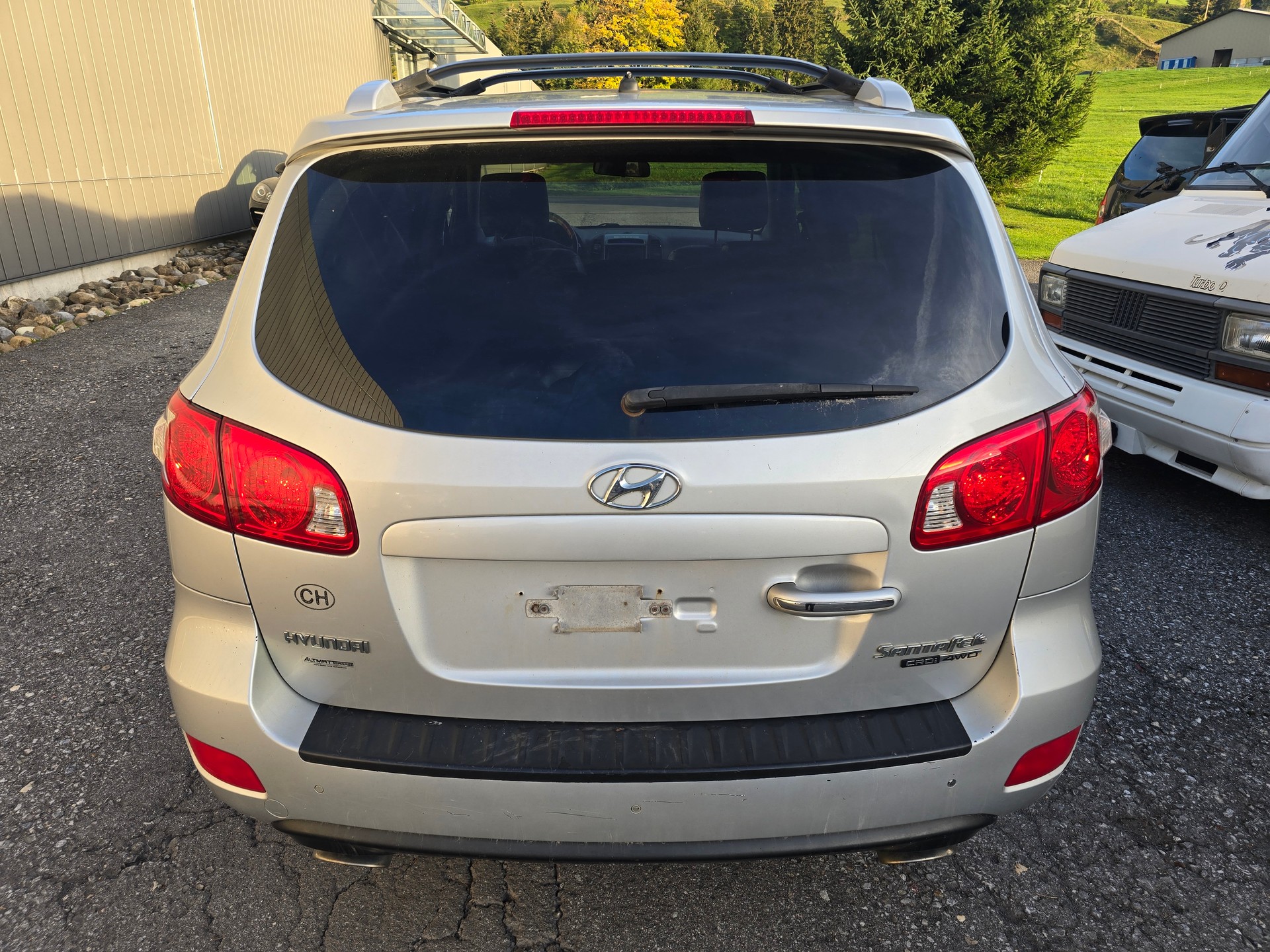 HYUNDAI Santa Fe 2.2 CRDi Premium 4WD Automatic-image-3